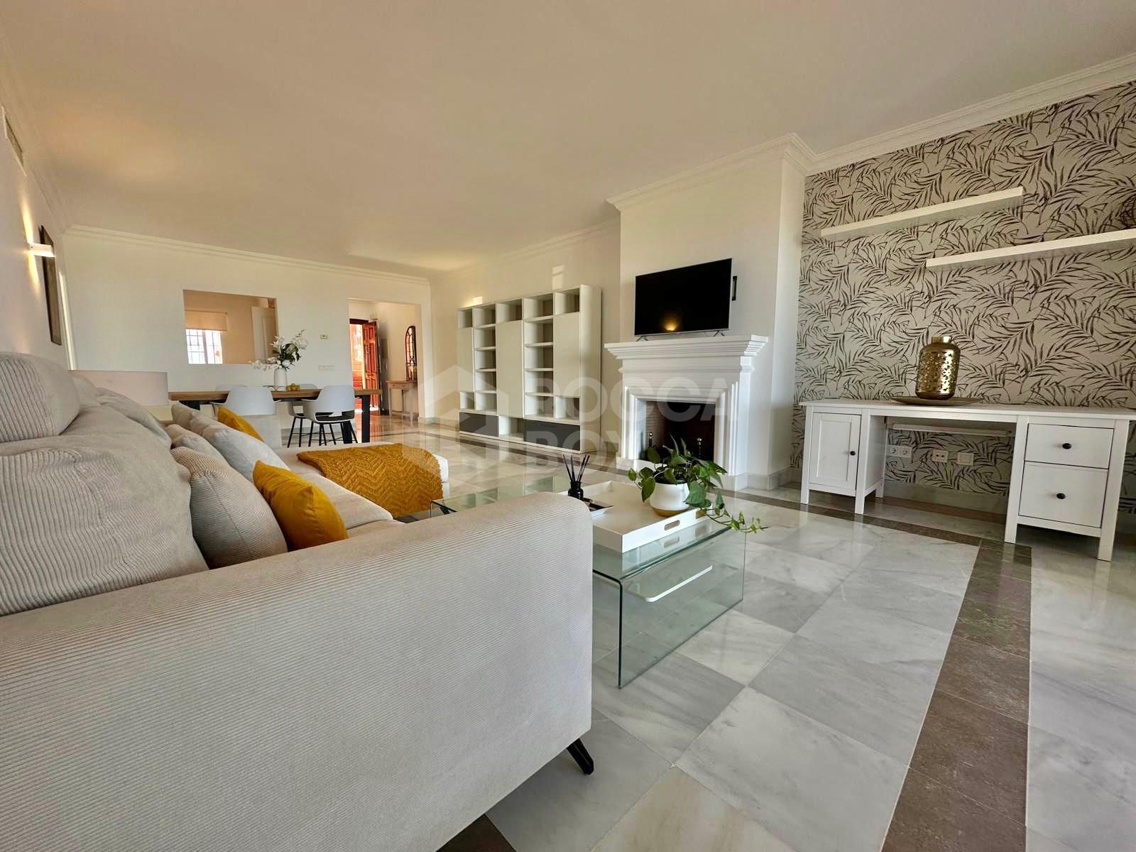 Elegant 2-Bedroom Apartment with Panoramic Views in Monte Halcones