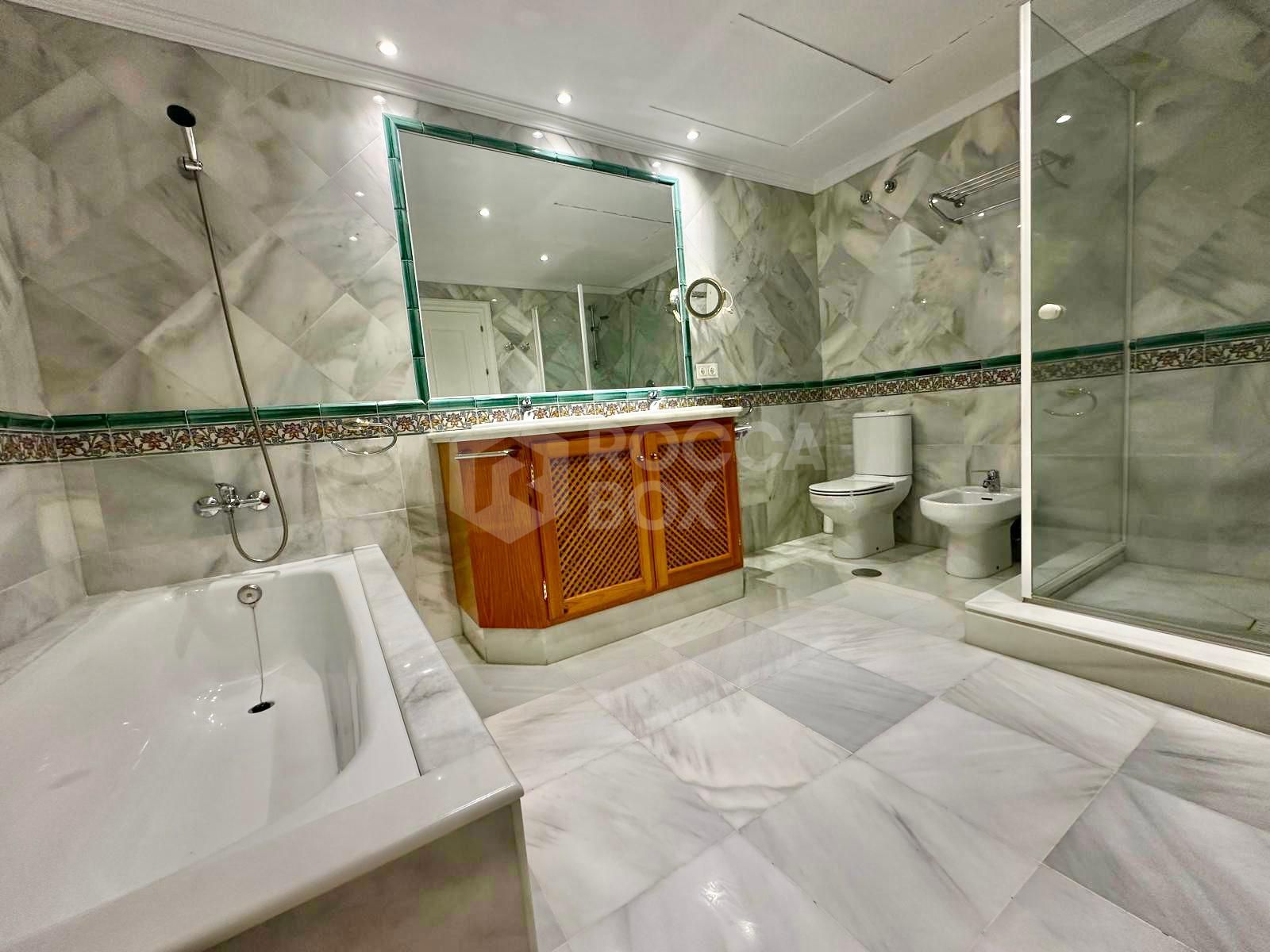 Elegant 2-Bedroom Apartment with Panoramic Views in Monte Halcones