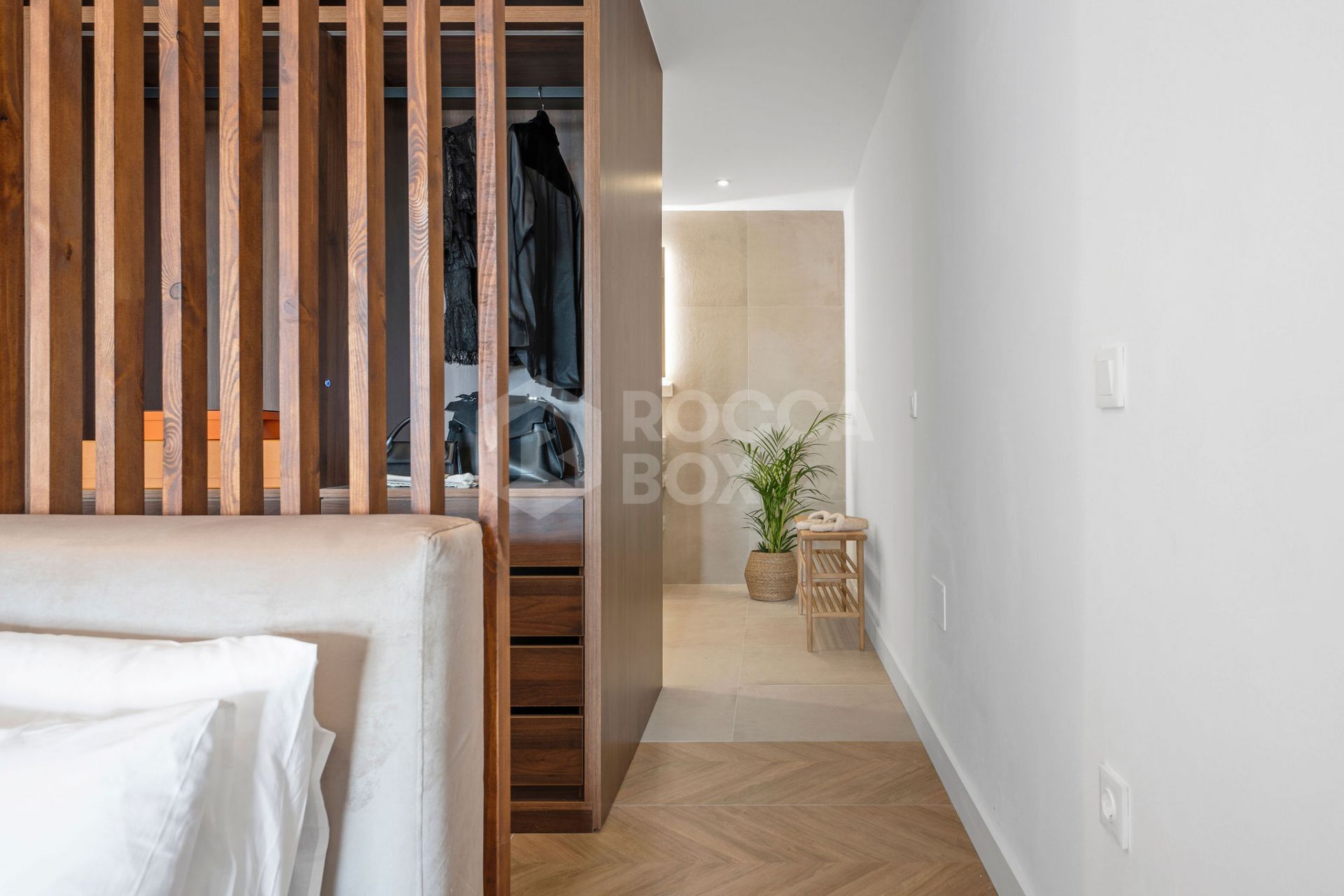 Luxurious Parisian-Style Apartment with Private Pool and Stunning Views