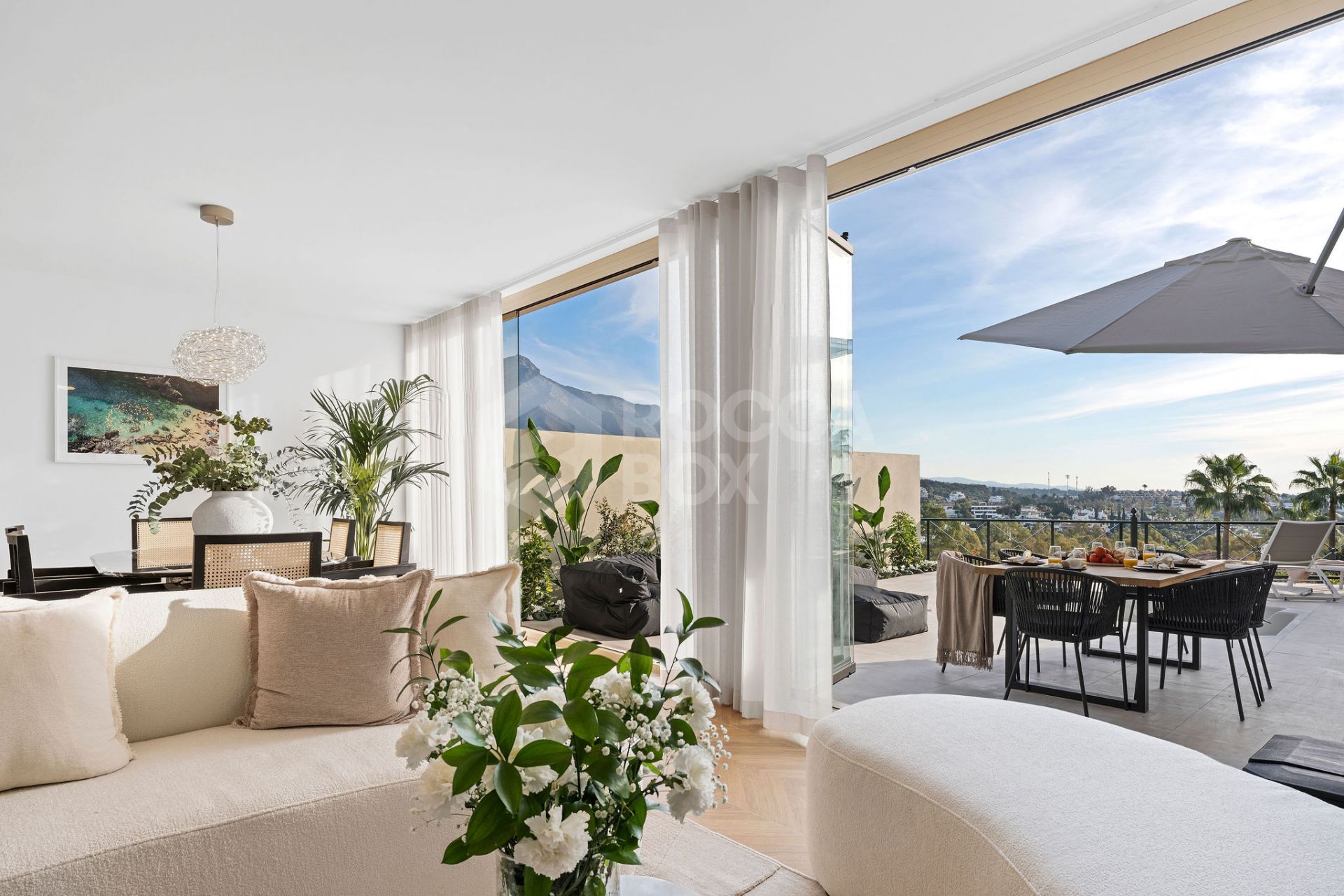 Luxurious Parisian-Style Apartment with Private Pool and Stunning Views