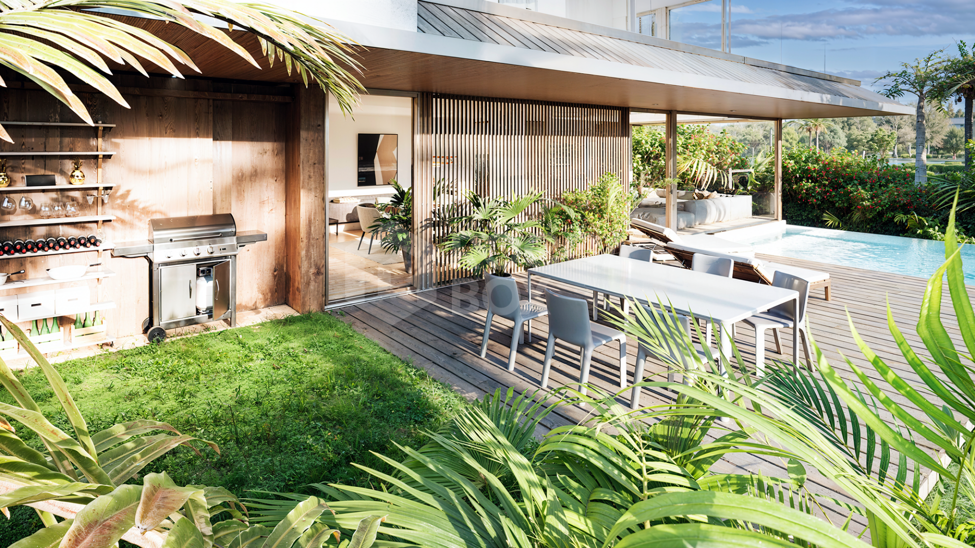 Luxury Villa with Private Pool and Cinema for Sale