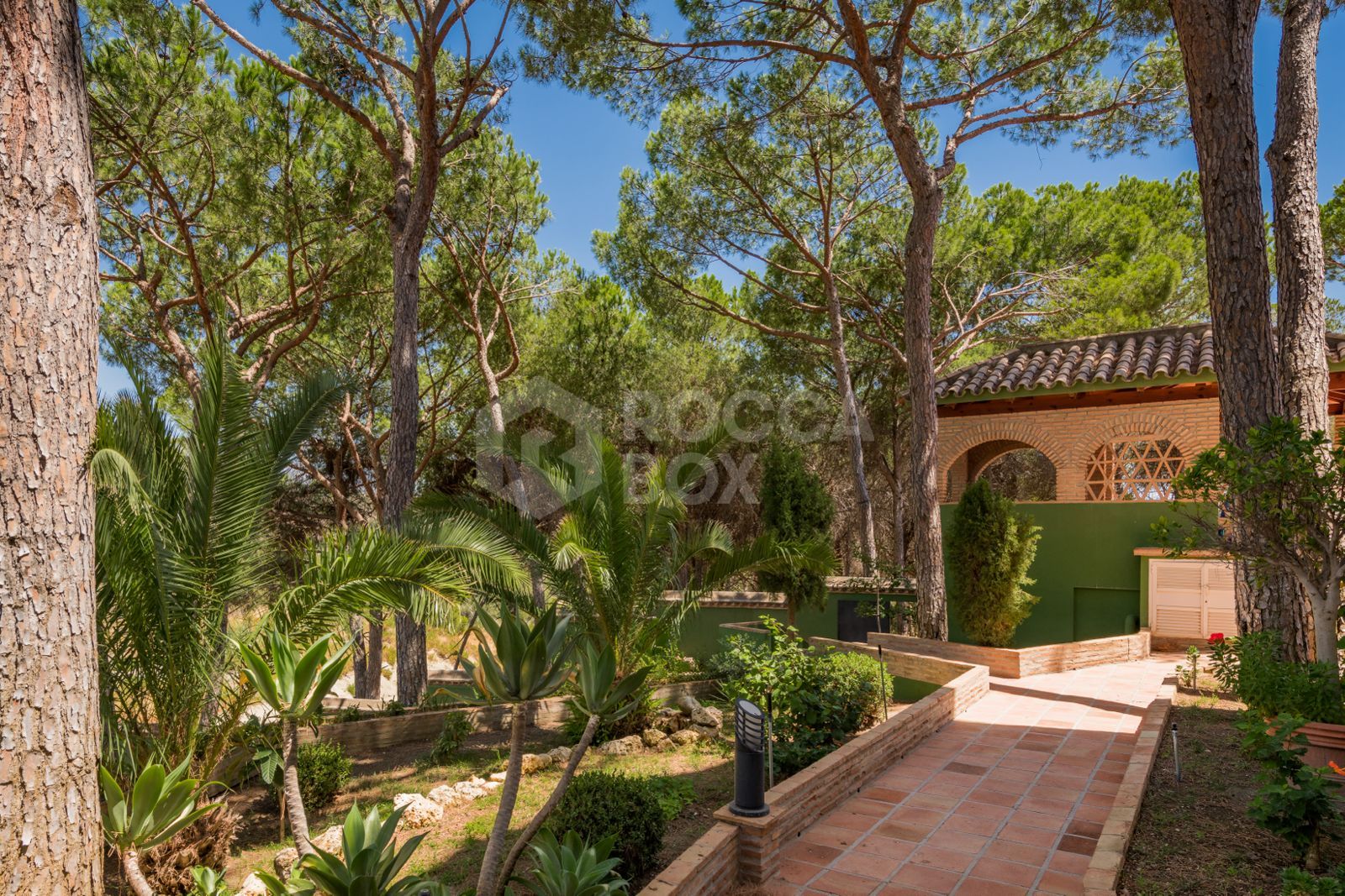 Elegant Apartment in Aloha, Nueva Andalucia