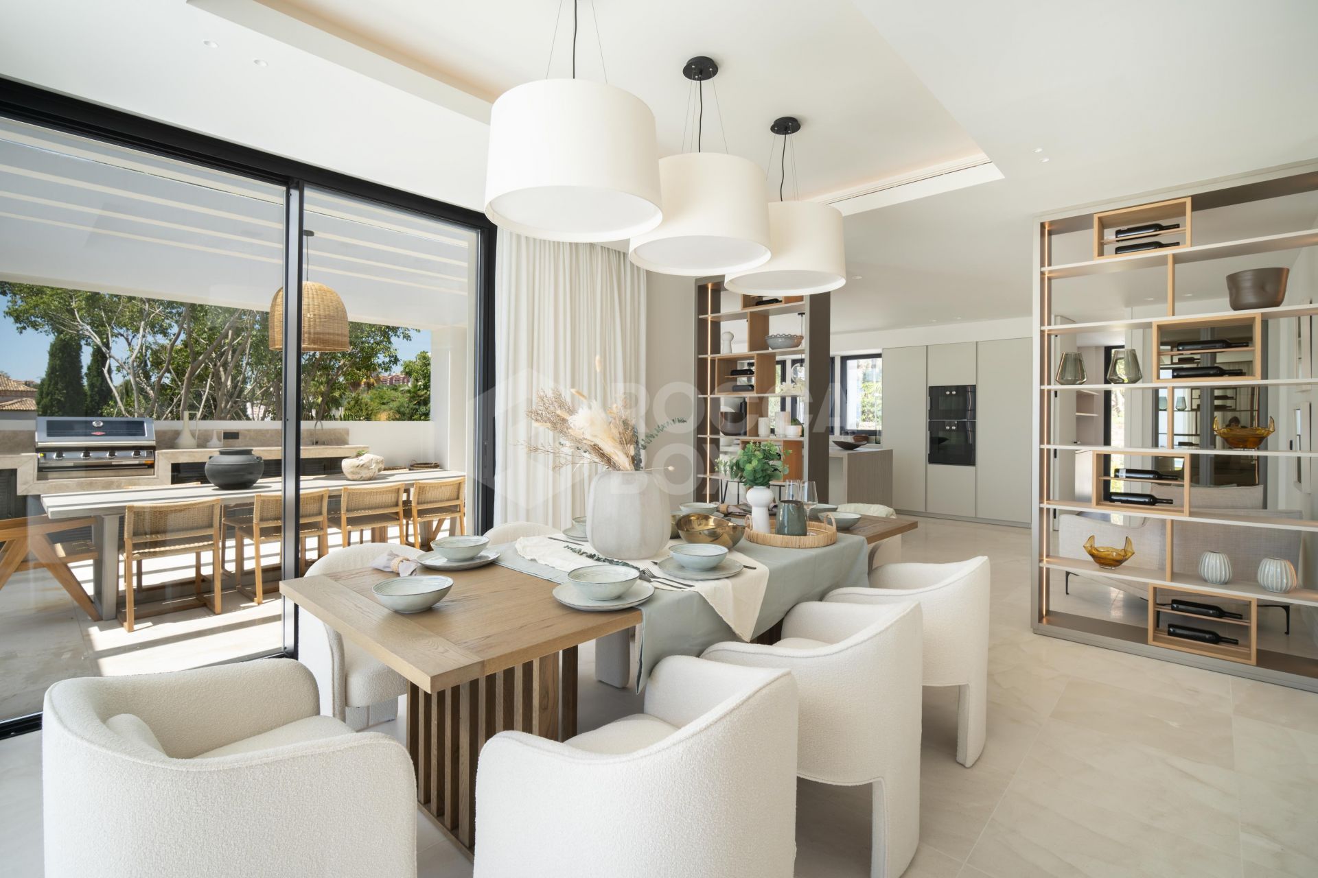 Indulge in Elegance: Luxurious New Villa by GC Studios