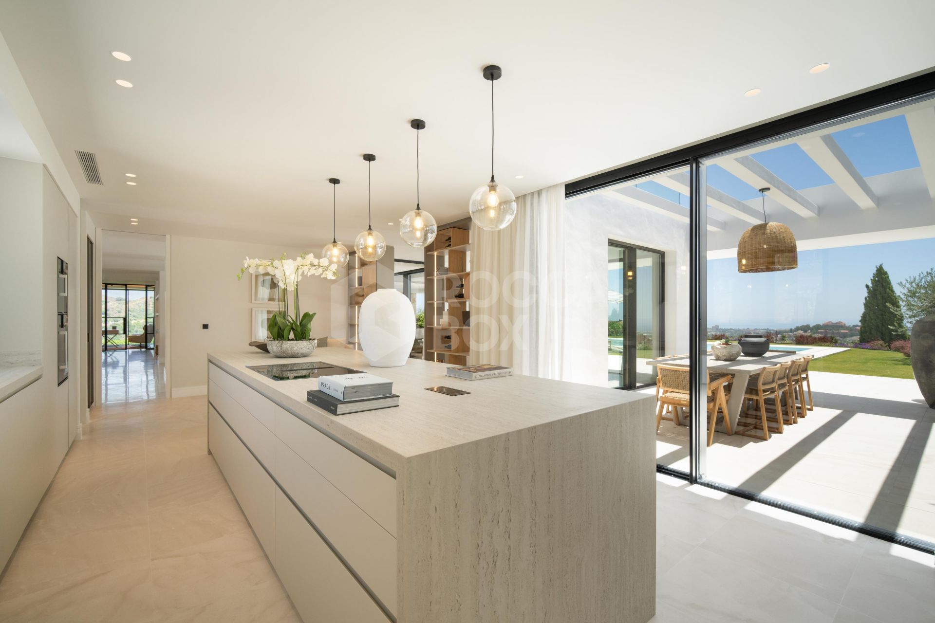 Indulge in Elegance: Luxurious New Villa by GC Studios