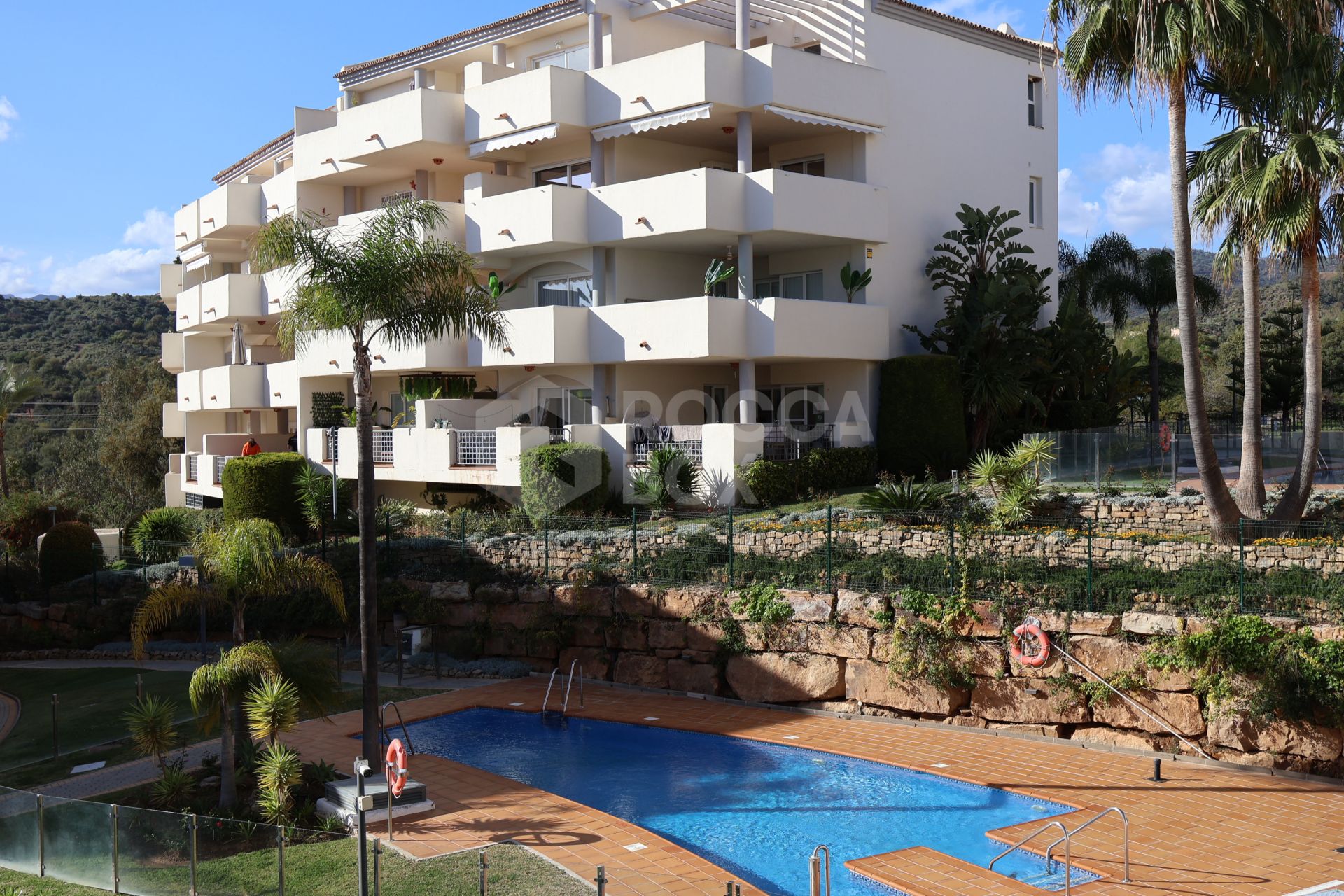 Exquisite Luxury Penthouse in Elviria for 6 People with Shared Pool and Sunny Terrace