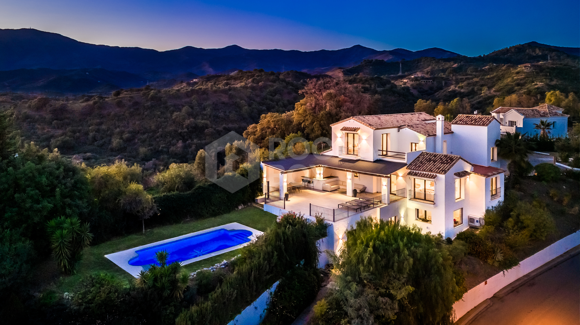 Andalusian Modern Gem with Outstanding Sea and Mountain Views