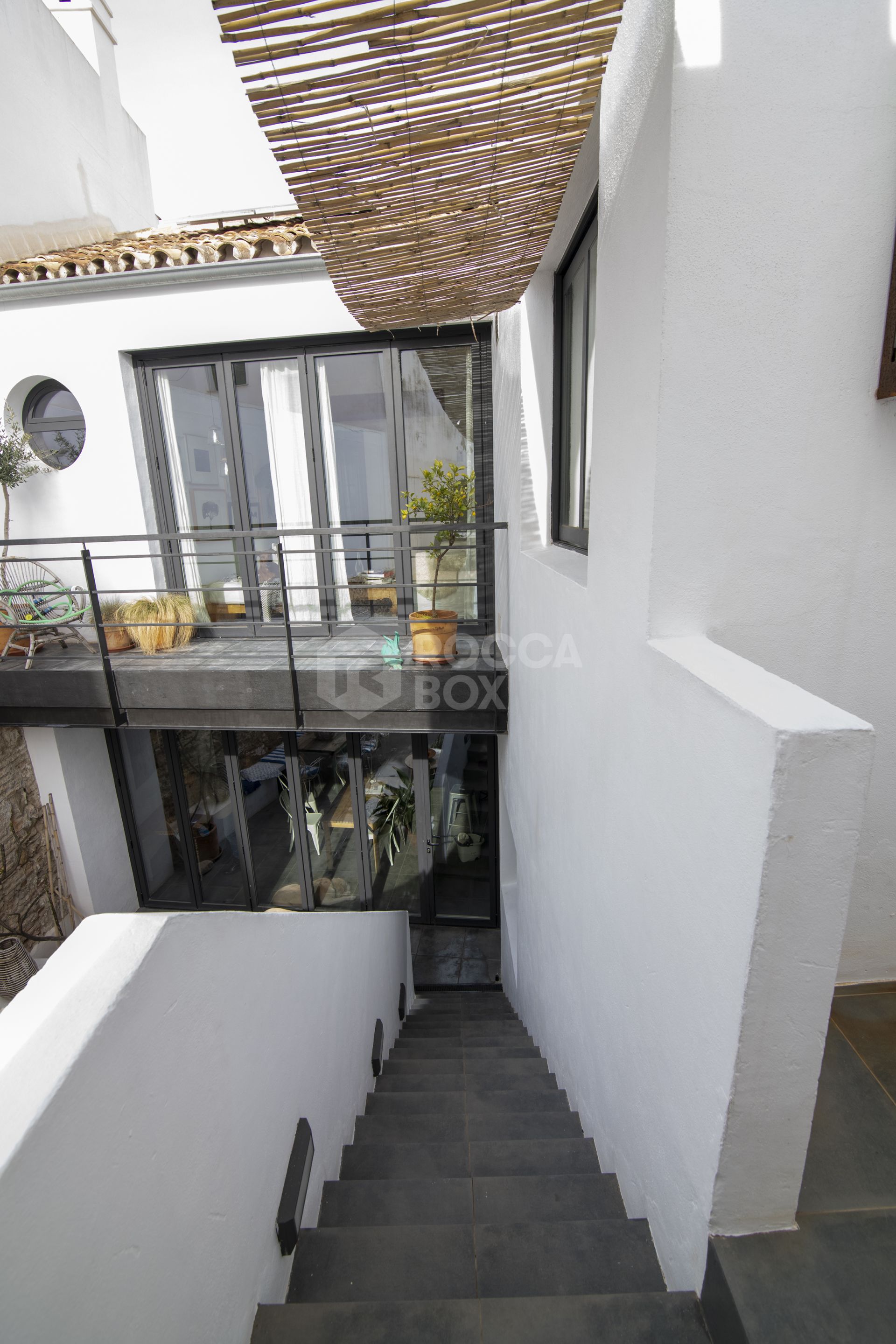 Unique Townhouse in Estepona Center: A Blend of Charm and Potential