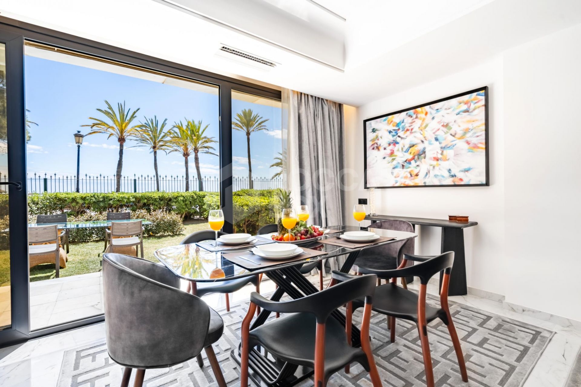 Luxury Beachfront Apartment in Marbella - Puerto Banus