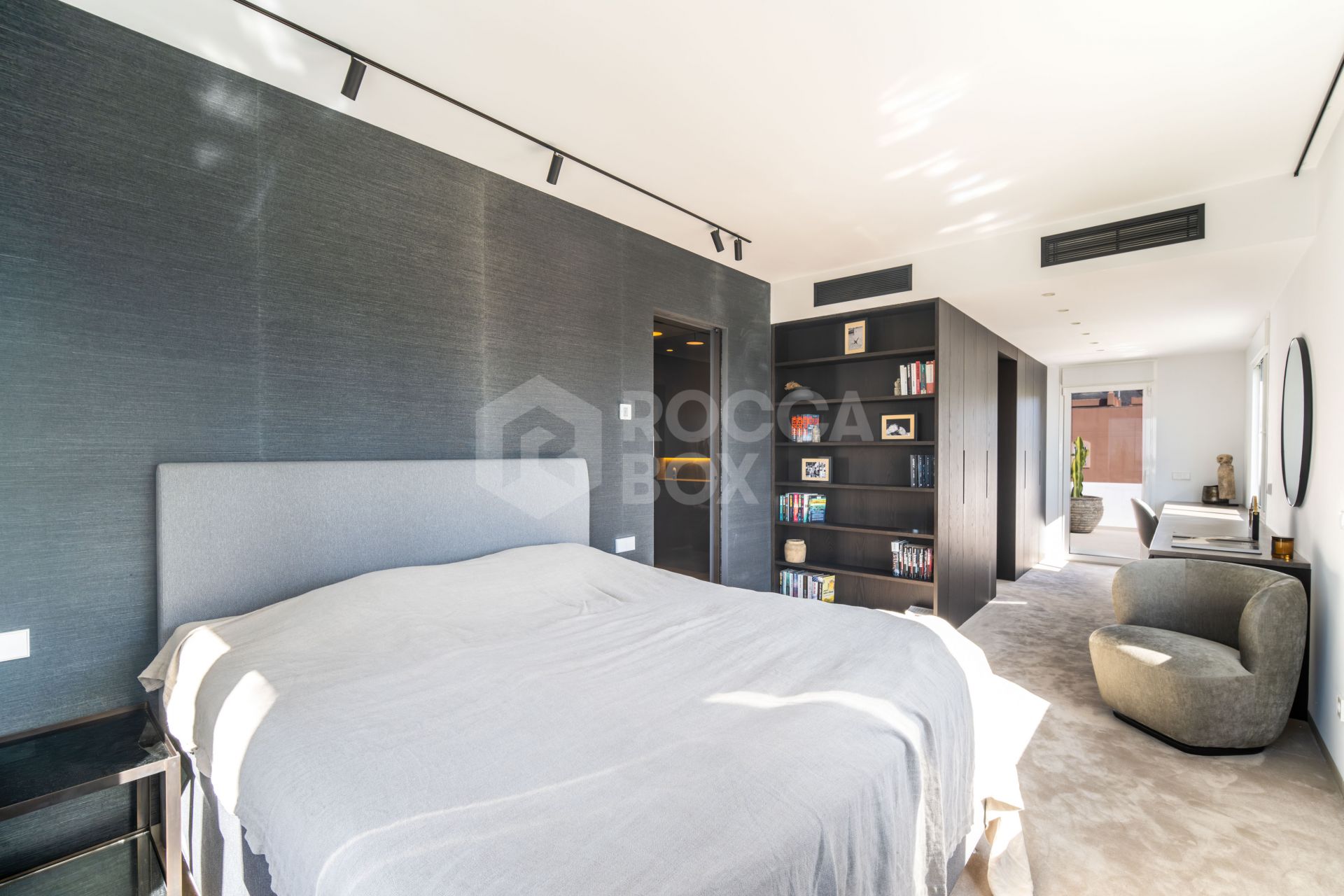 Town House with Mountain Views for Sale