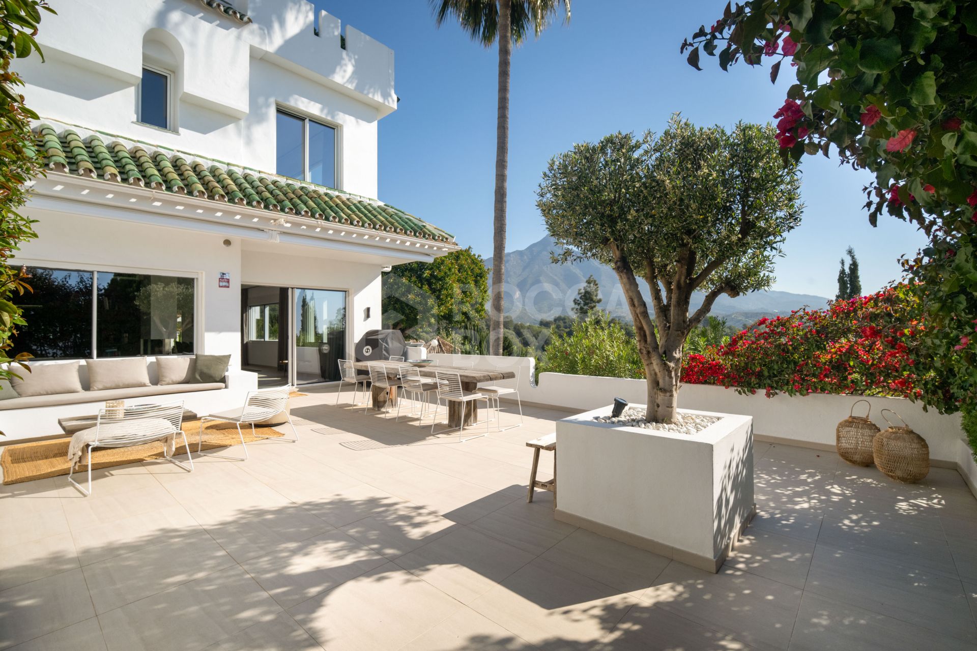 Town House with Mountain Views for Sale