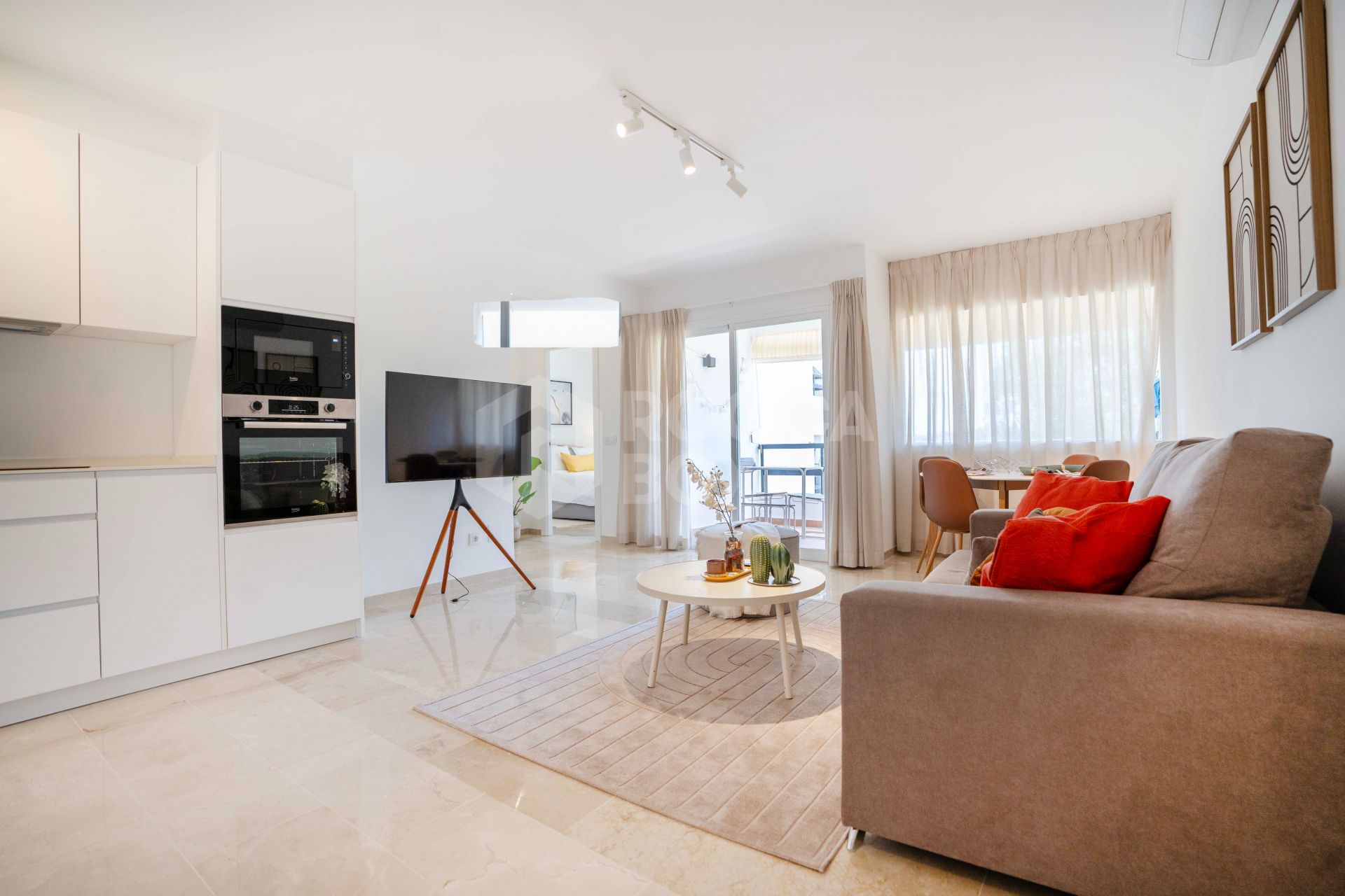 Modern 1 Bedroom Apartment in La Campana, Nueva Andalucia, Marbella