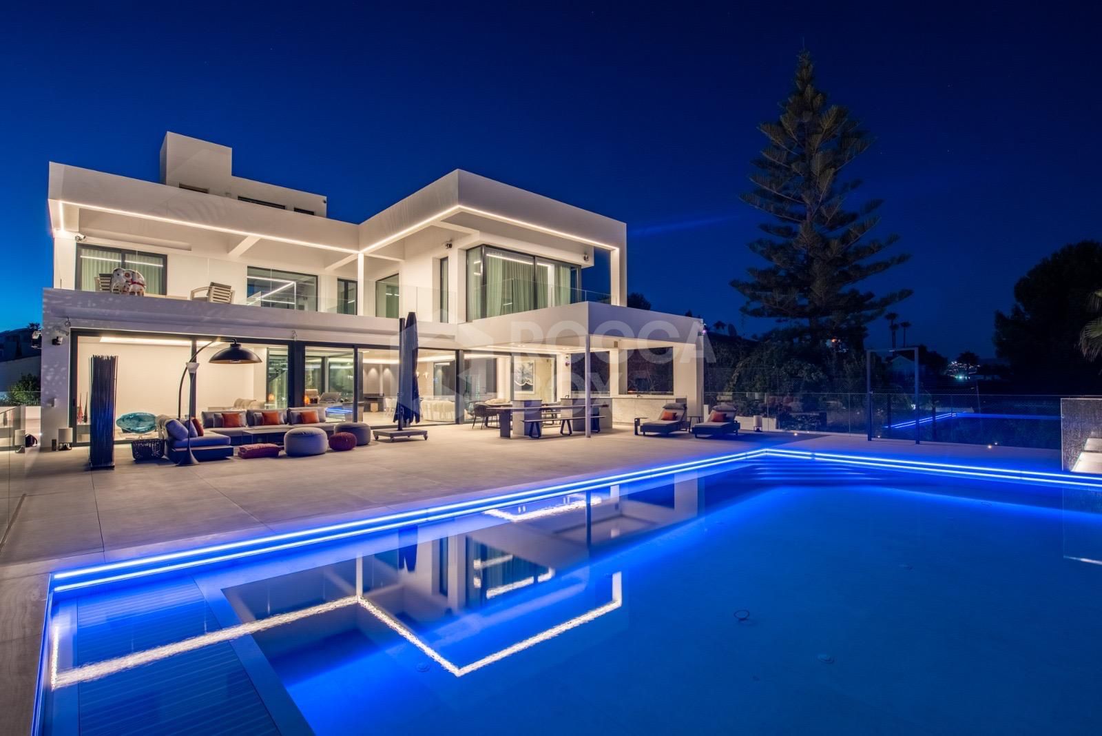 Luxury Villa with Modern Amenities in Altos del Paraiso, Benahavis, Malaga