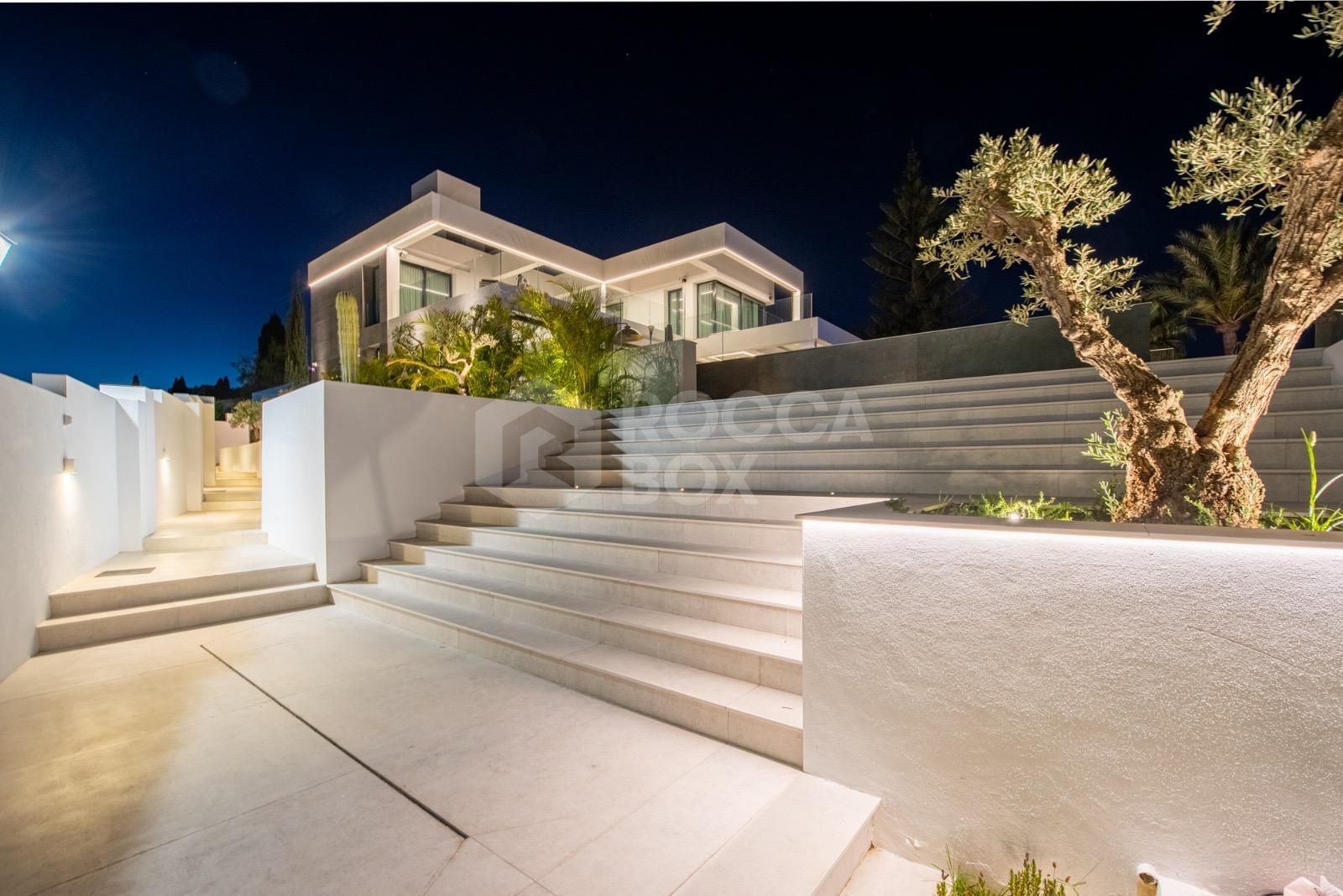 Luxury Villa with Modern Amenities in Altos del Paraiso, Benahavis, Malaga