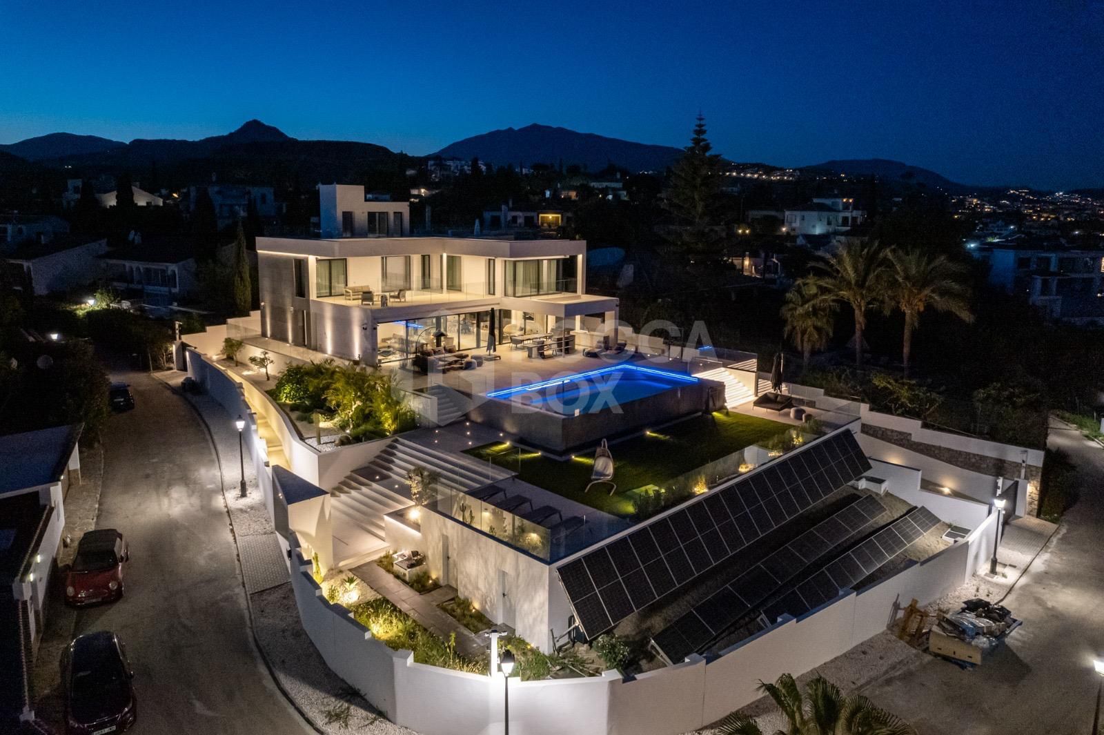 Luxury Villa with Modern Amenities in Altos del Paraiso, Benahavis, Malaga