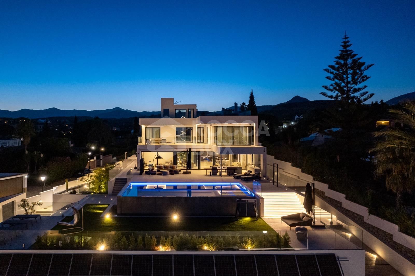 Luxury Villa with Modern Amenities in Altos del Paraiso, Benahavis, Malaga