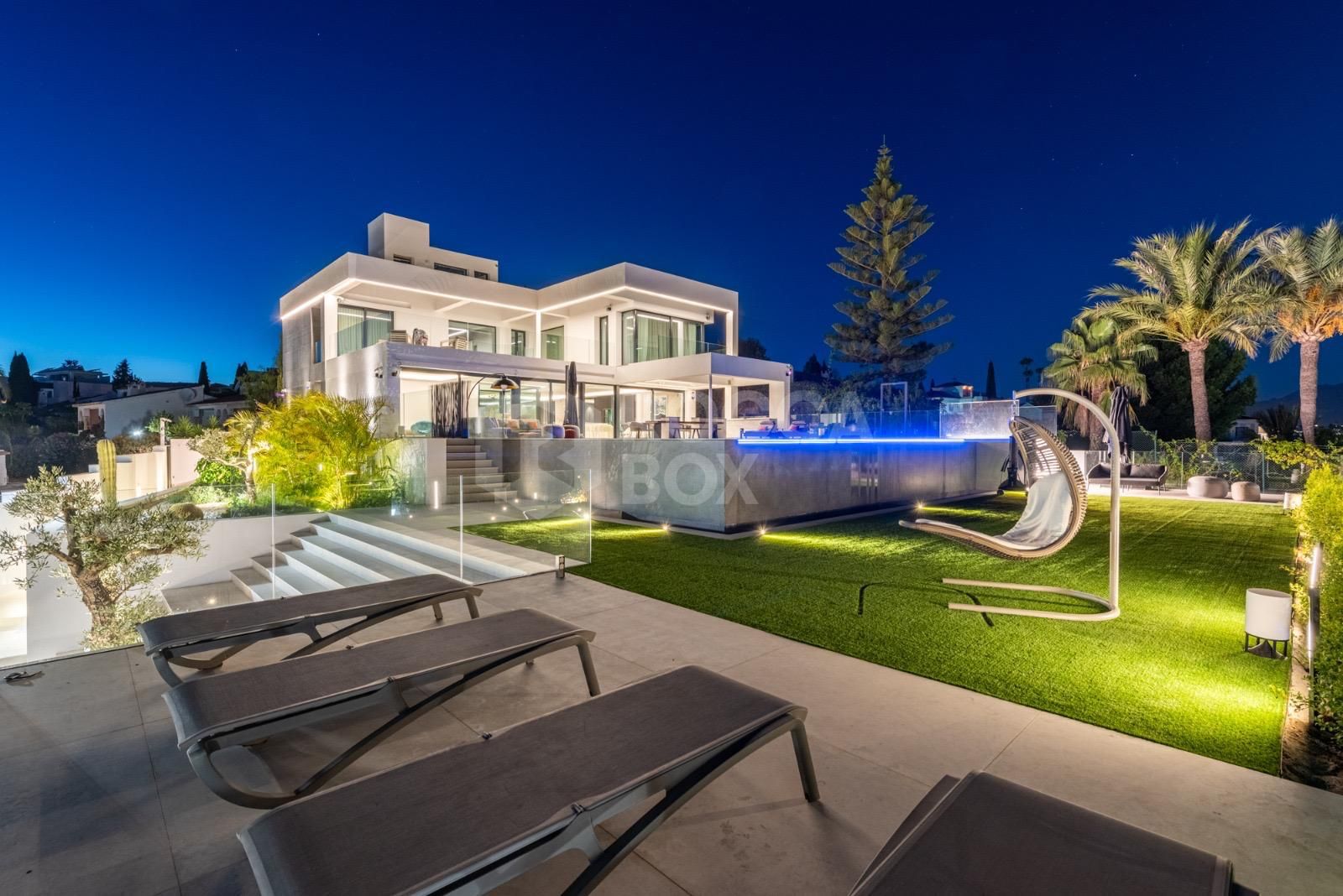 Luxury Villa with Modern Amenities in Altos del Paraiso, Benahavis, Malaga