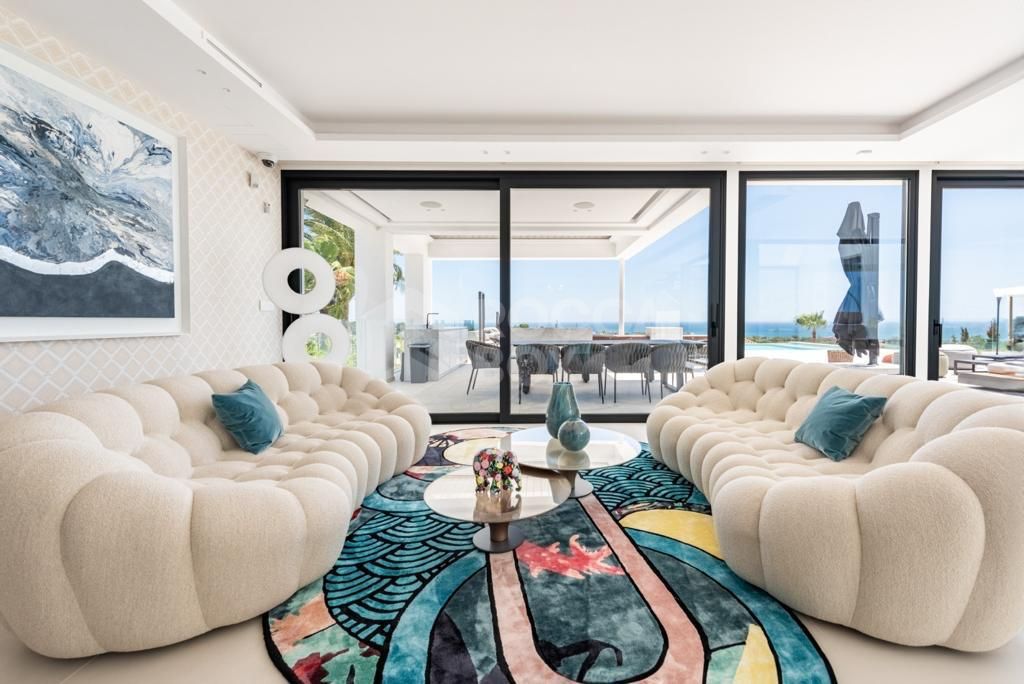Luxury Villa with Modern Amenities in Altos del Paraiso, Benahavis, Malaga