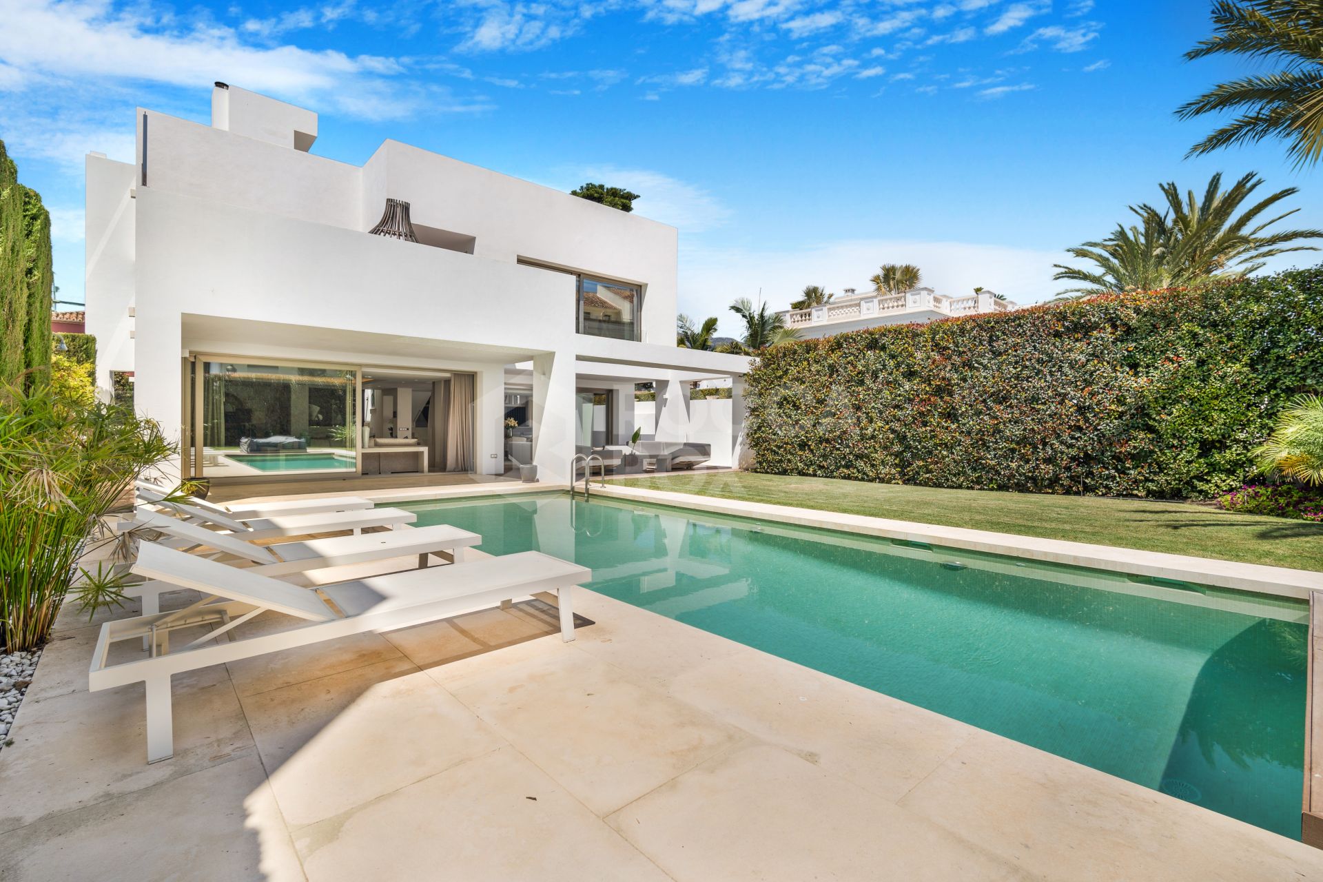 Stunning Brand-New Villa for Sale in the Golden Mile