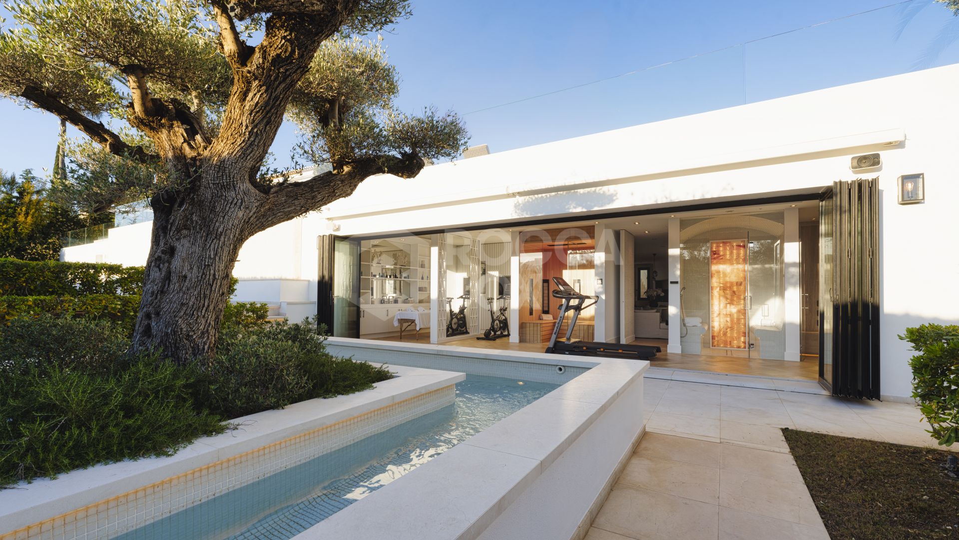 Frontline Golf Villa in Marbella