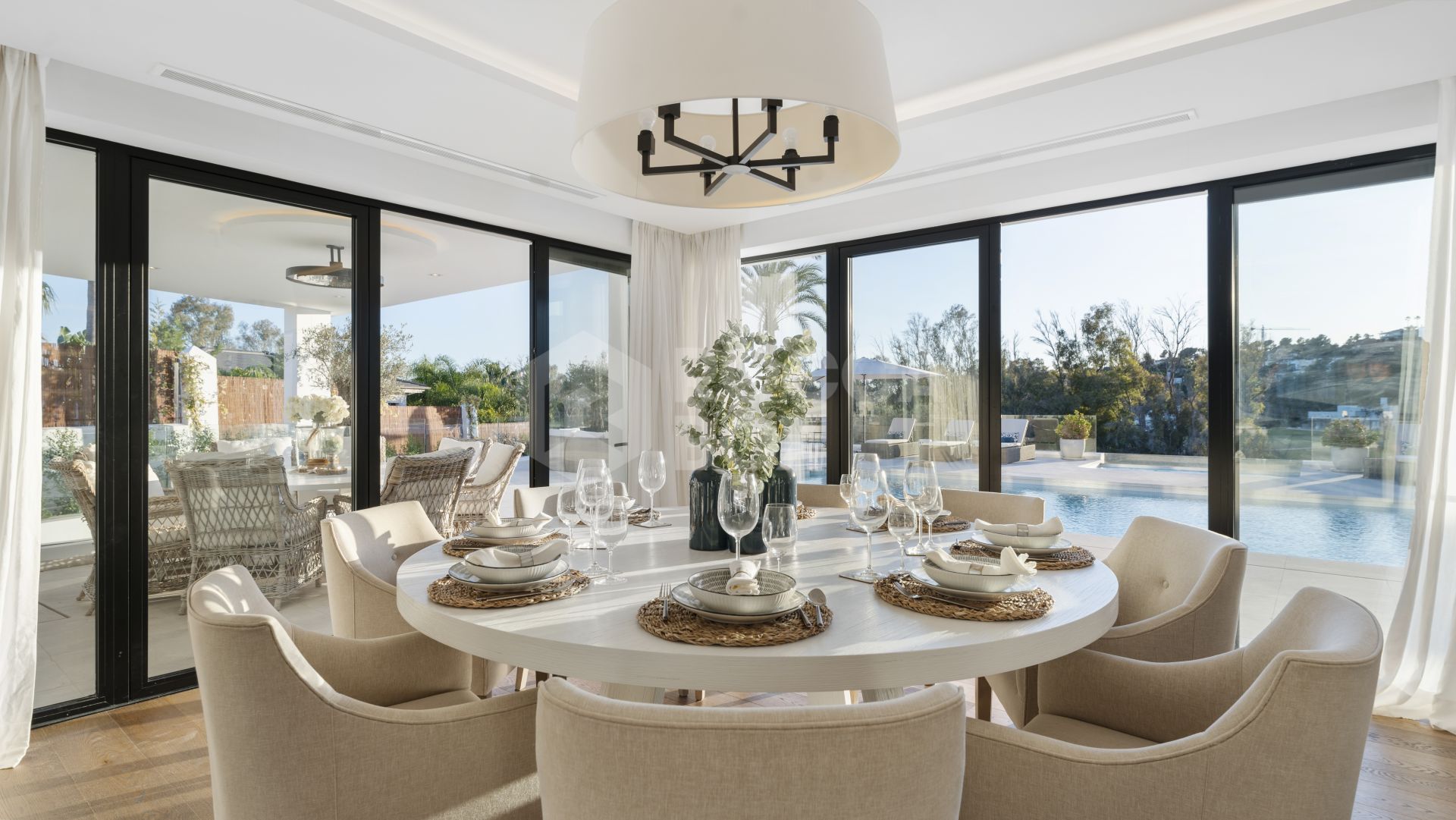 Frontline Golf Villa in Marbella