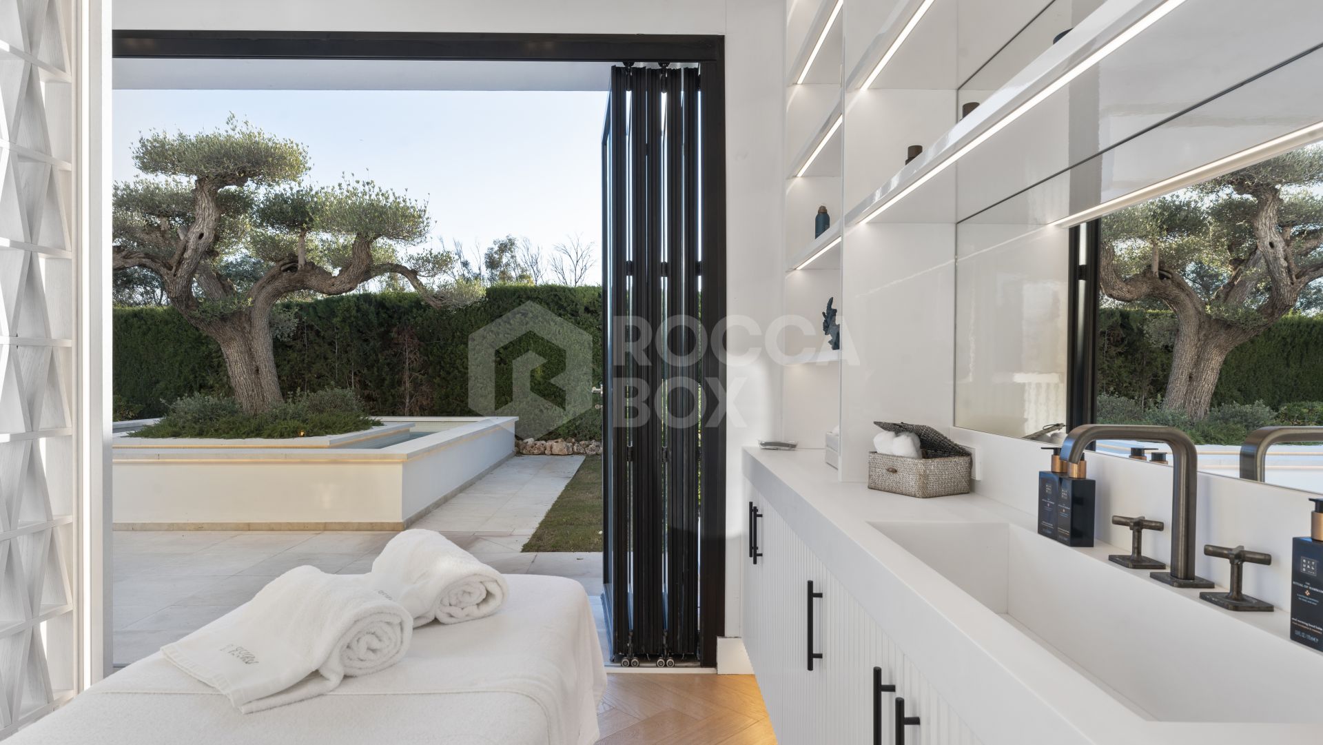 Frontline Golf Villa in Marbella