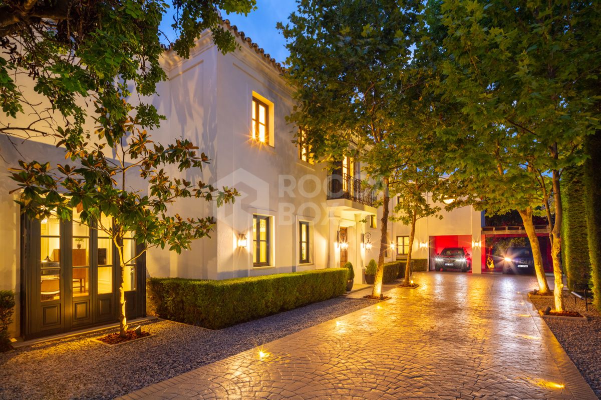 Elegant Luxury Villa in Exclusive Marbella Community