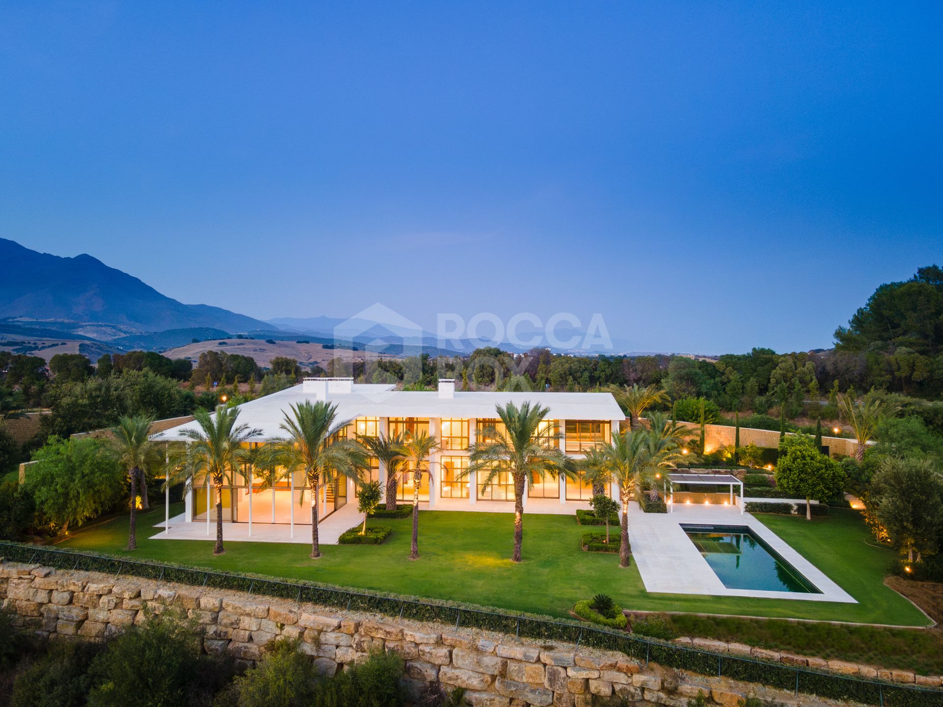 Luxury Villa with Captivating Views of the Golf Course