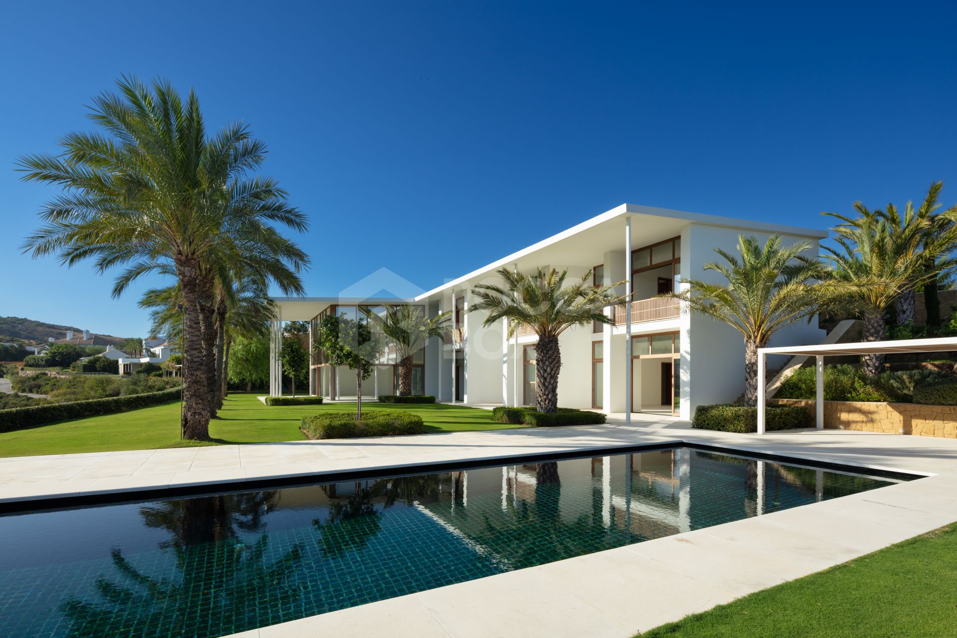 Luxury Villa with Captivating Views of the Golf Course