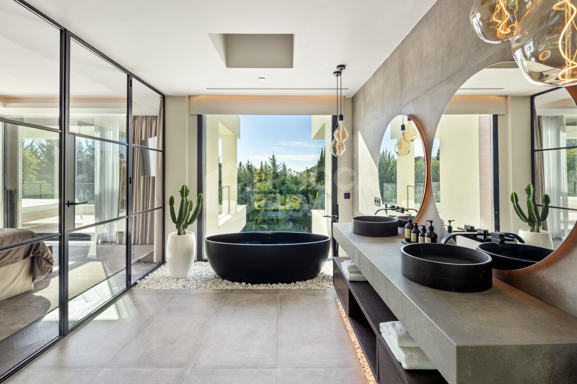 Elegance and Modern Luxury in Marbella