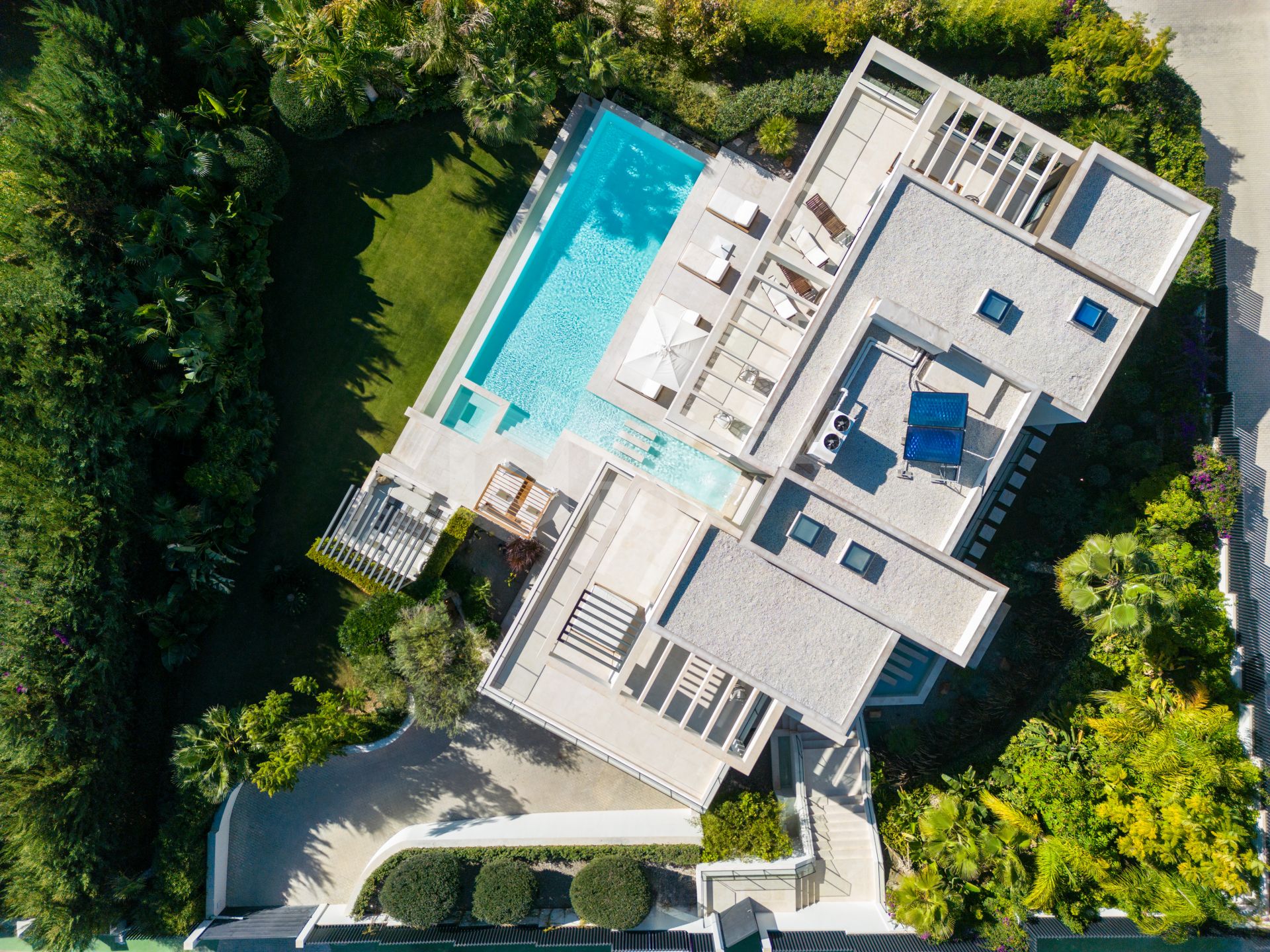 Elegance and Modern Luxury in Marbella