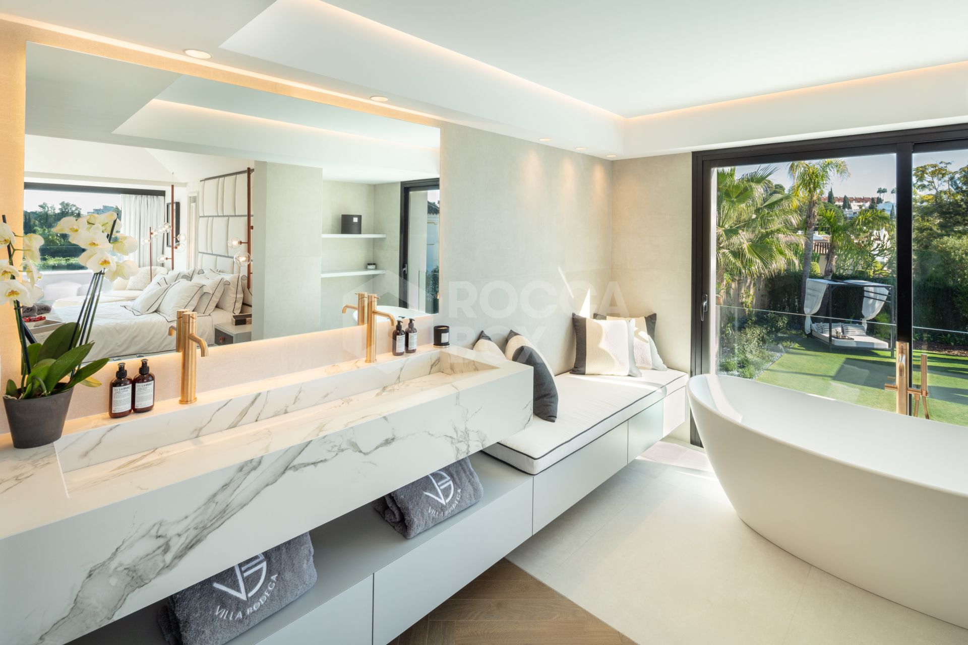 Exquisite Retreat: Luxury Villa for Sale in Nueva Andalucia's Golf Valley