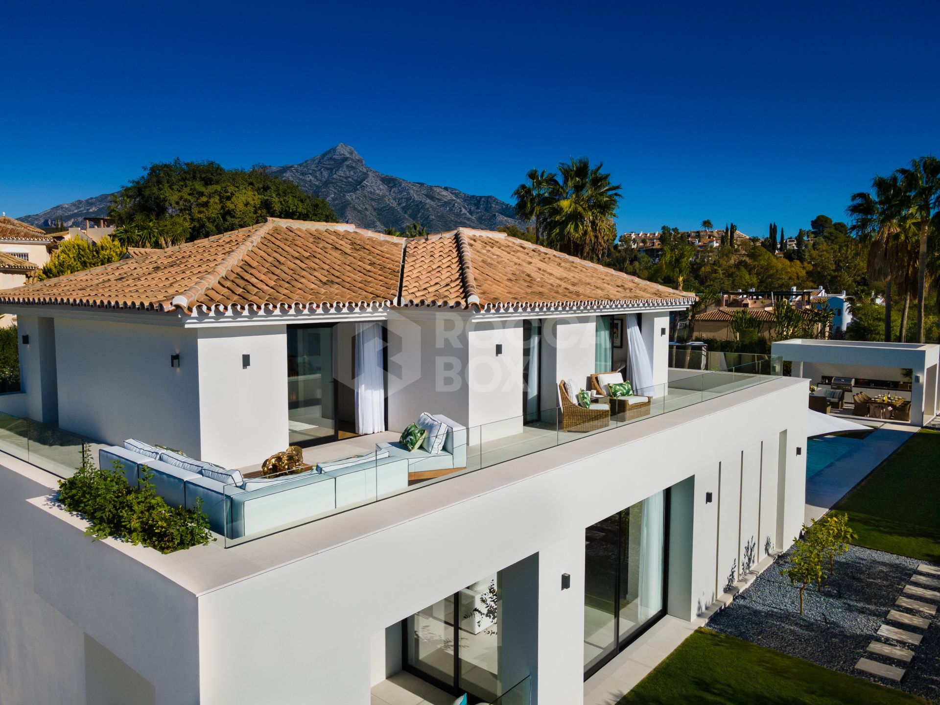 Exquisite Retreat: Luxury Villa for Sale in Nueva Andalucia's Golf Valley
