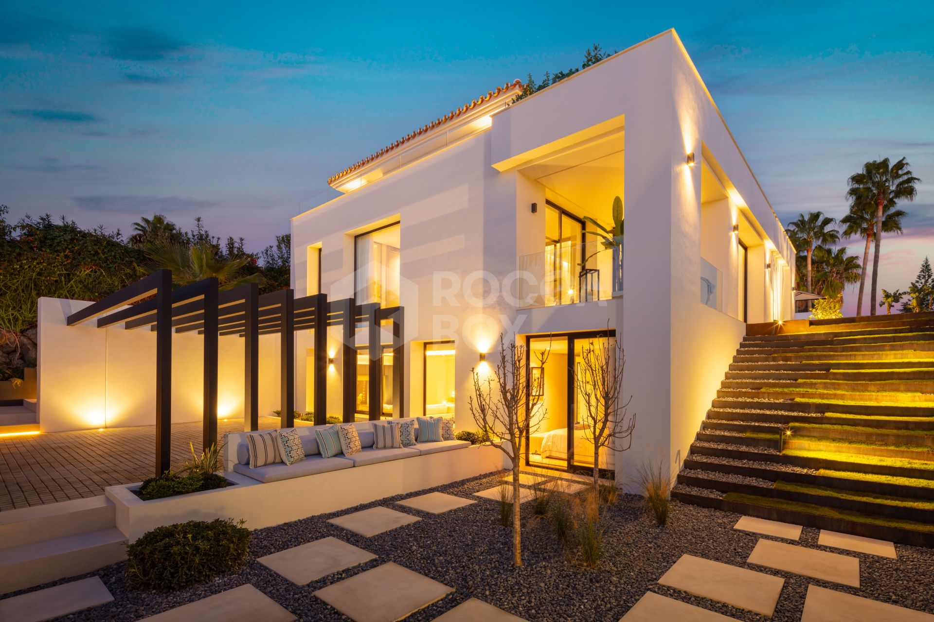 Exquisite Retreat: Luxury Villa for Sale in Nueva Andalucia's Golf Valley