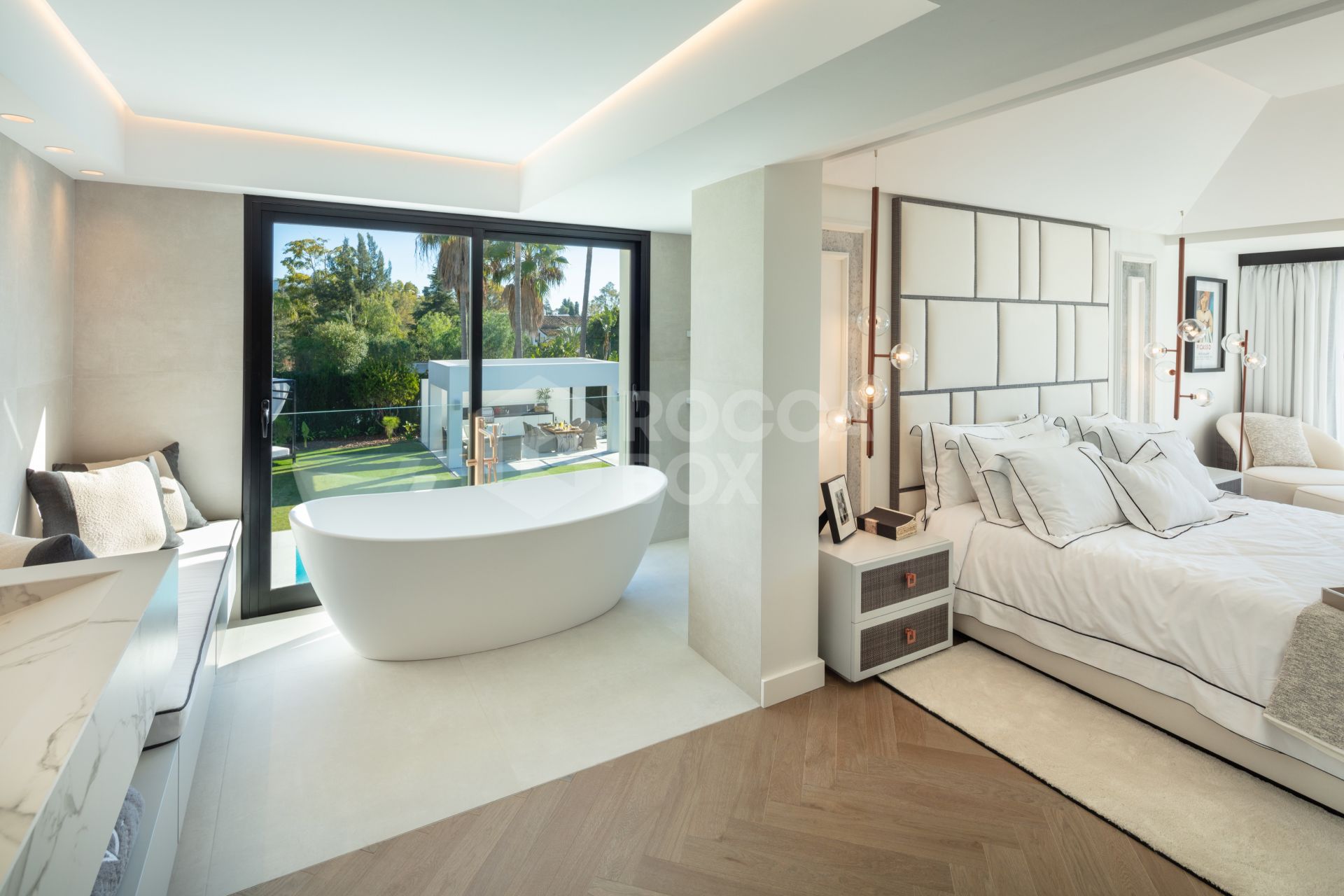 Exquisite Retreat: Luxury Villa for Sale in Nueva Andalucia's Golf Valley