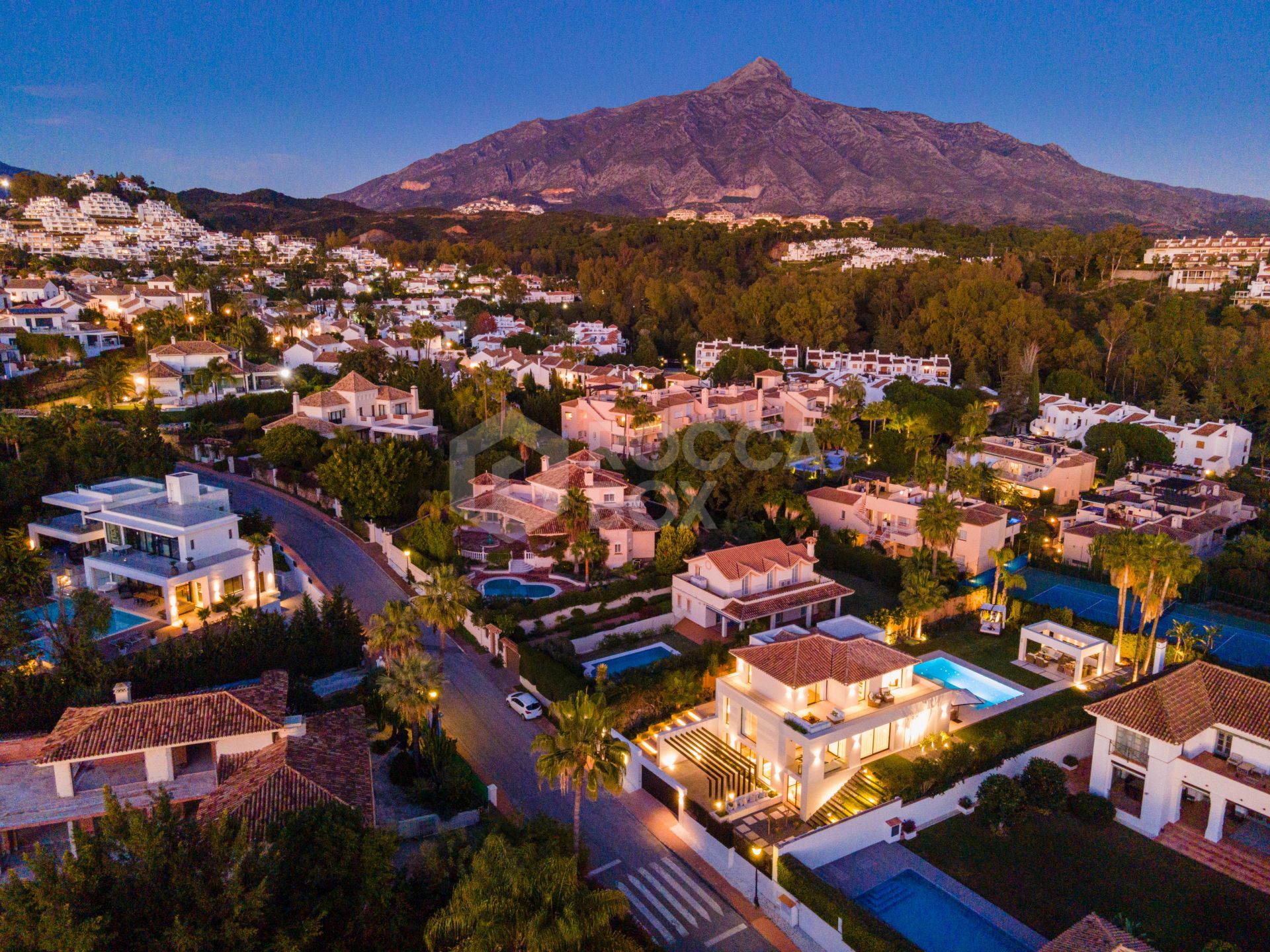 Exquisite Retreat: Luxury Villa for Sale in Nueva Andalucia's Golf Valley