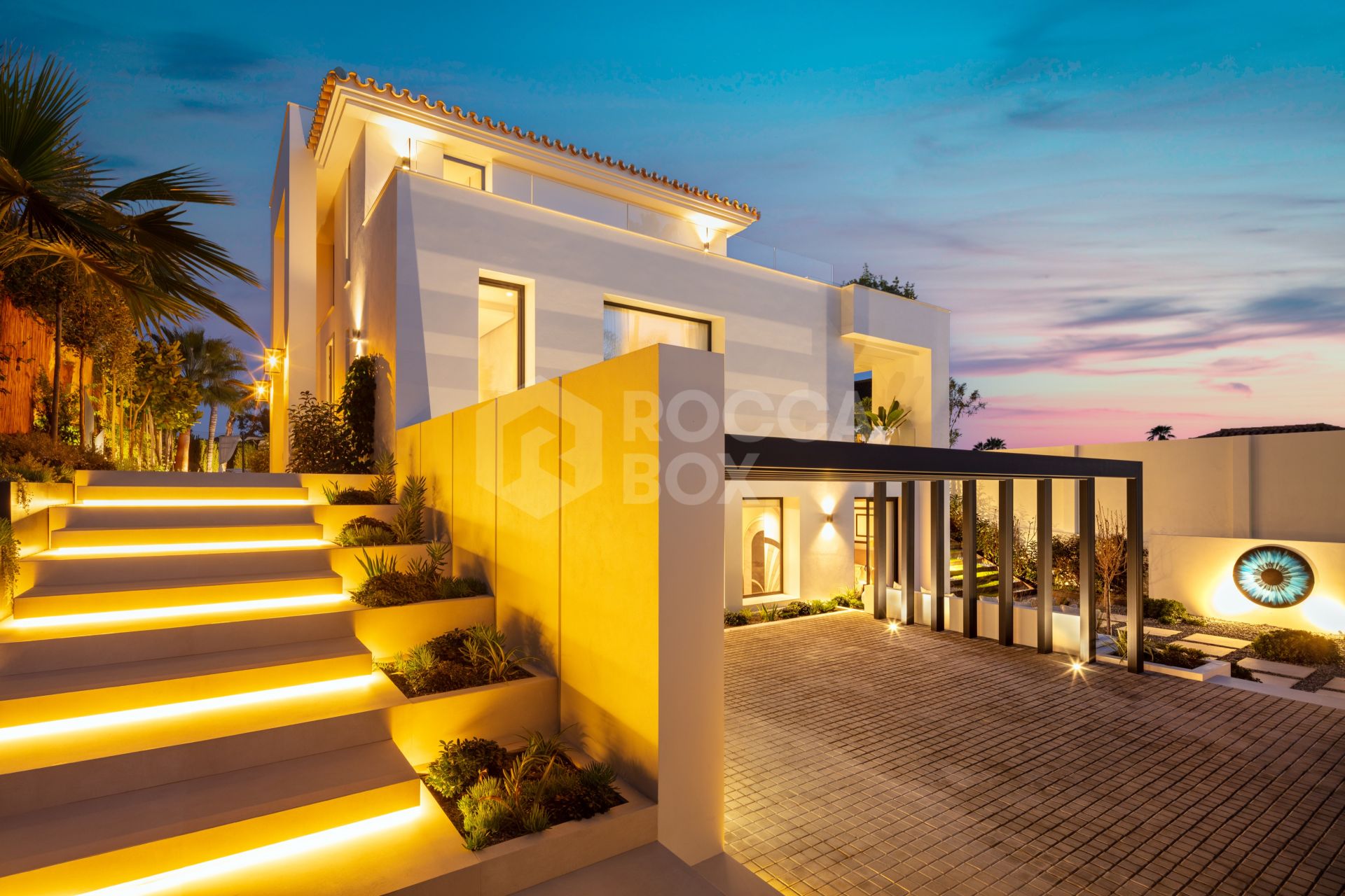 Exquisite Retreat: Luxury Villa for Sale in Nueva Andalucia's Golf Valley