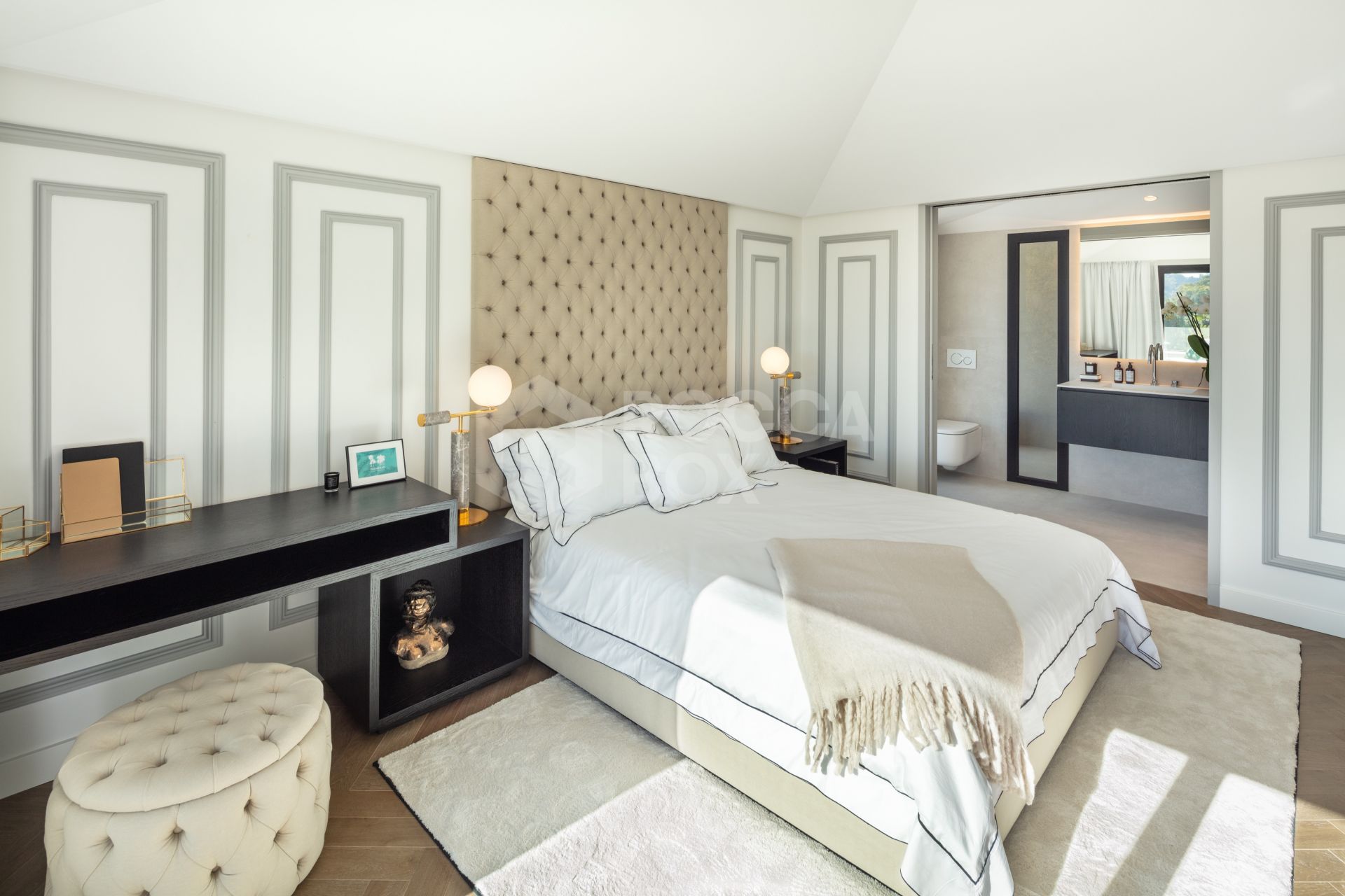 Exquisite Retreat: Luxury Villa for Sale in Nueva Andalucia's Golf Valley