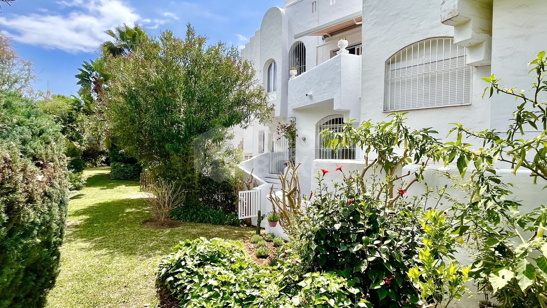 Charming Townhouse for Sale in Prestigious Las Lomas de Marbella Club