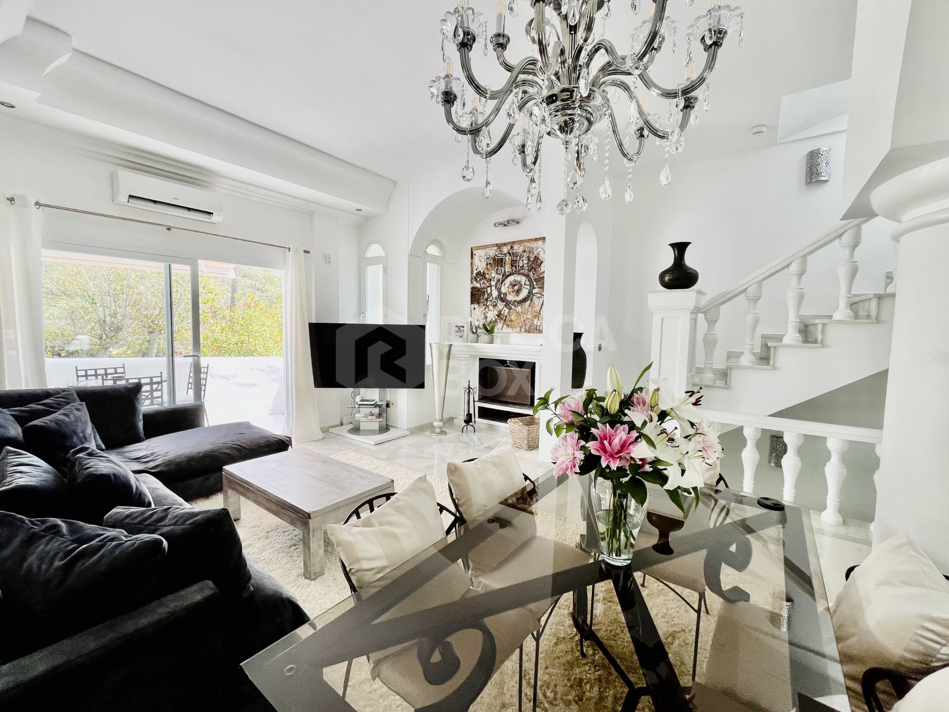 Charming Townhouse for Sale in Prestigious Las Lomas de Marbella Club