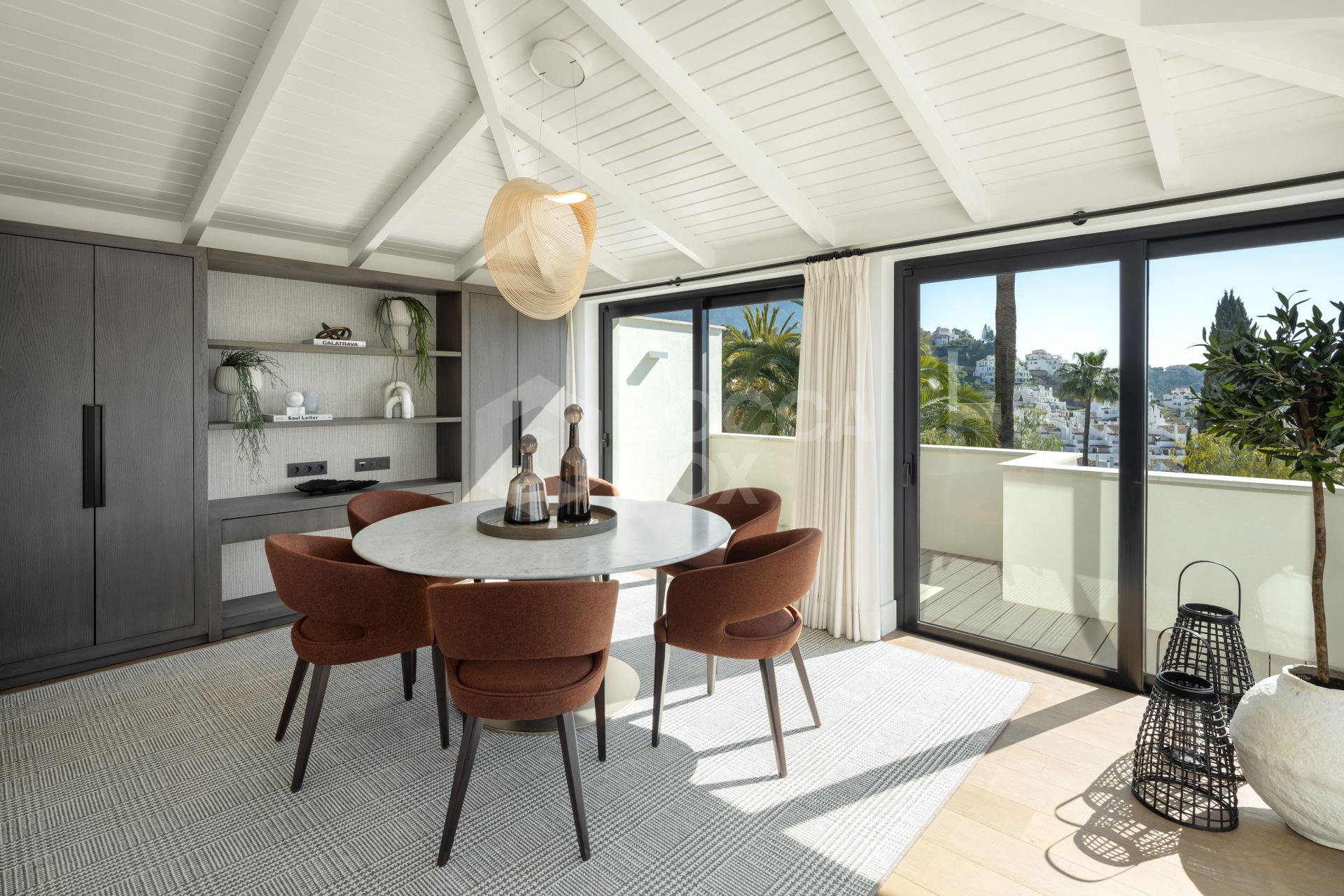 Luxurious Villa with Stunning Panoramic Views in Exclusive Gated Community