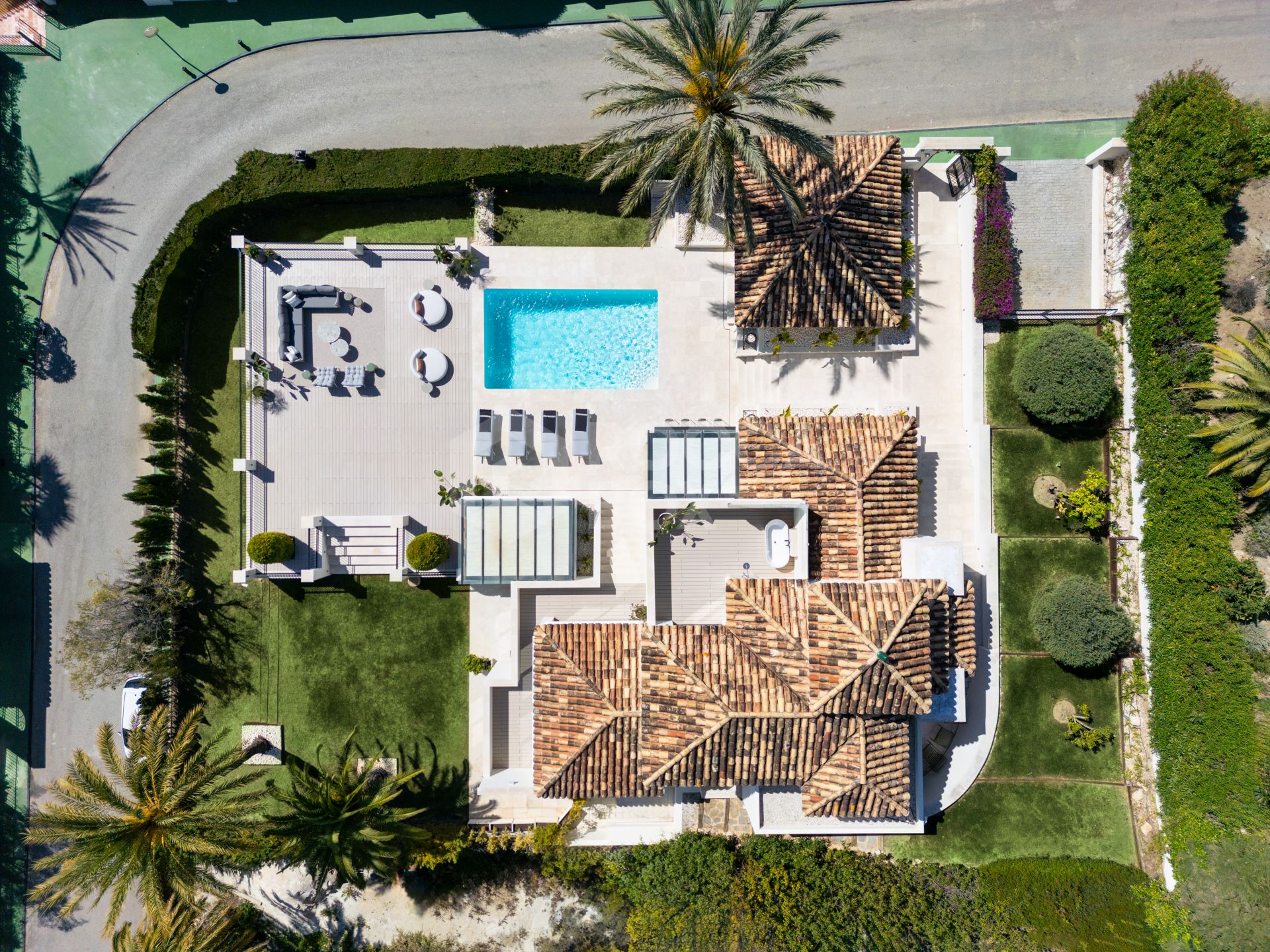 Luxurious Villa with Stunning Panoramic Views in Exclusive Gated Community