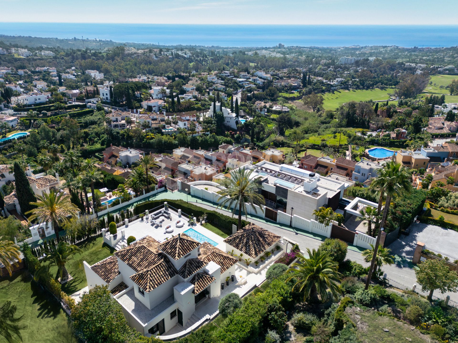 Luxurious Villa with Stunning Panoramic Views in Exclusive Gated Community