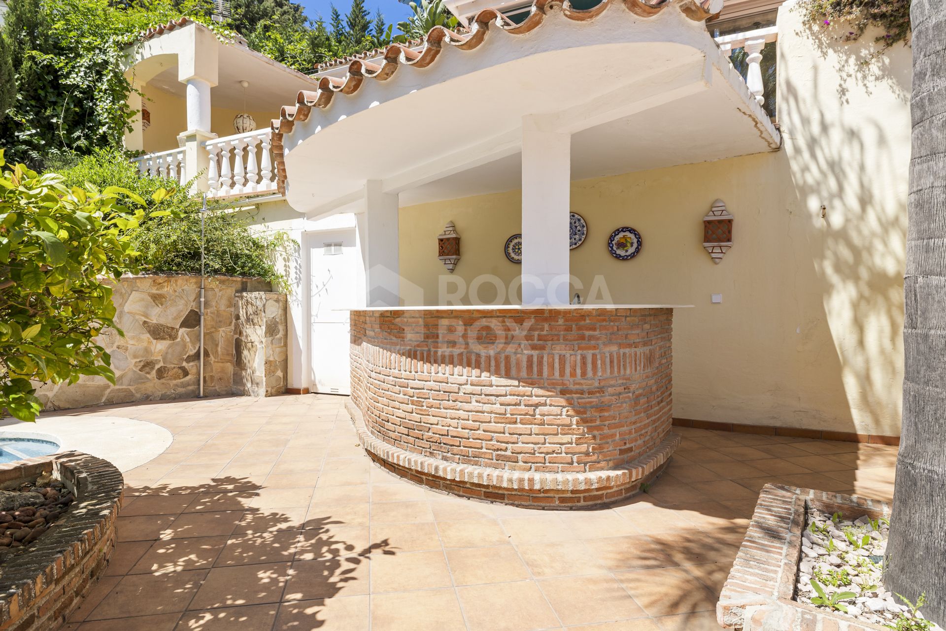 Charming Oasis in Marbella: Traditional Villa with Modern Comforts for Sale