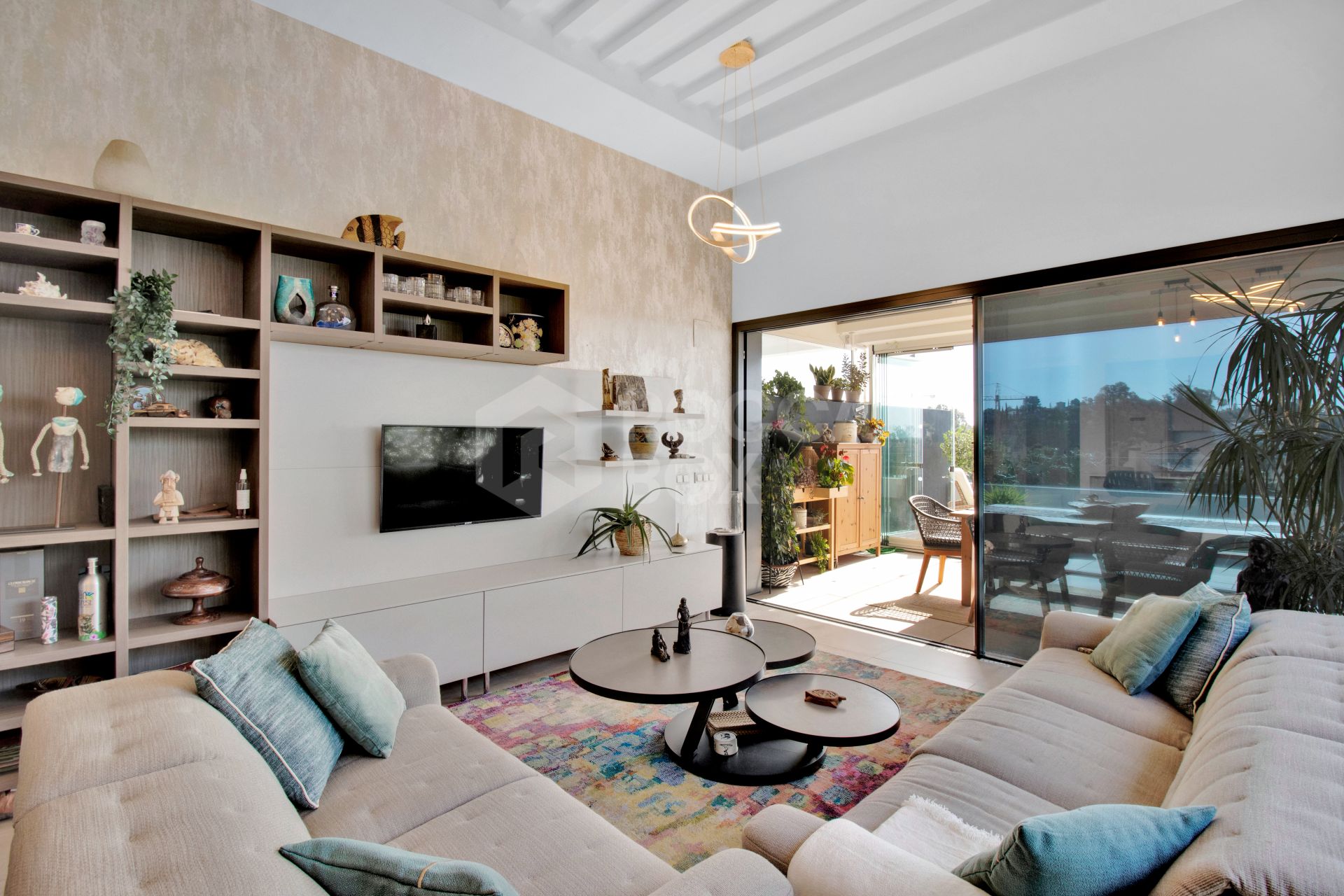 Luxurious Penthouse with Stunning Views and Modern Amenities in Paraiso Barronal, Estepona