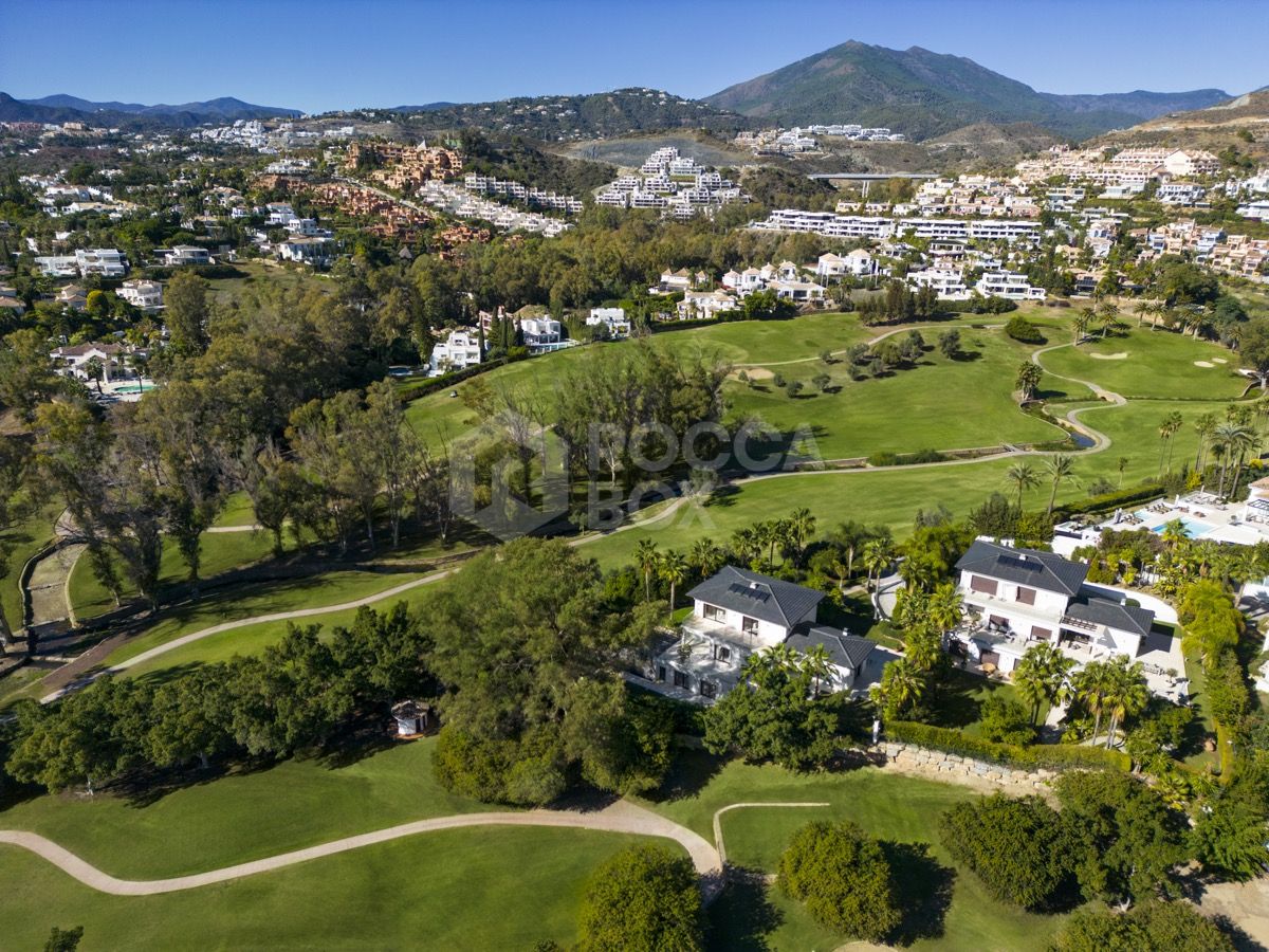 Luxurious Frontline Golf Villa in Nueva Andalucia