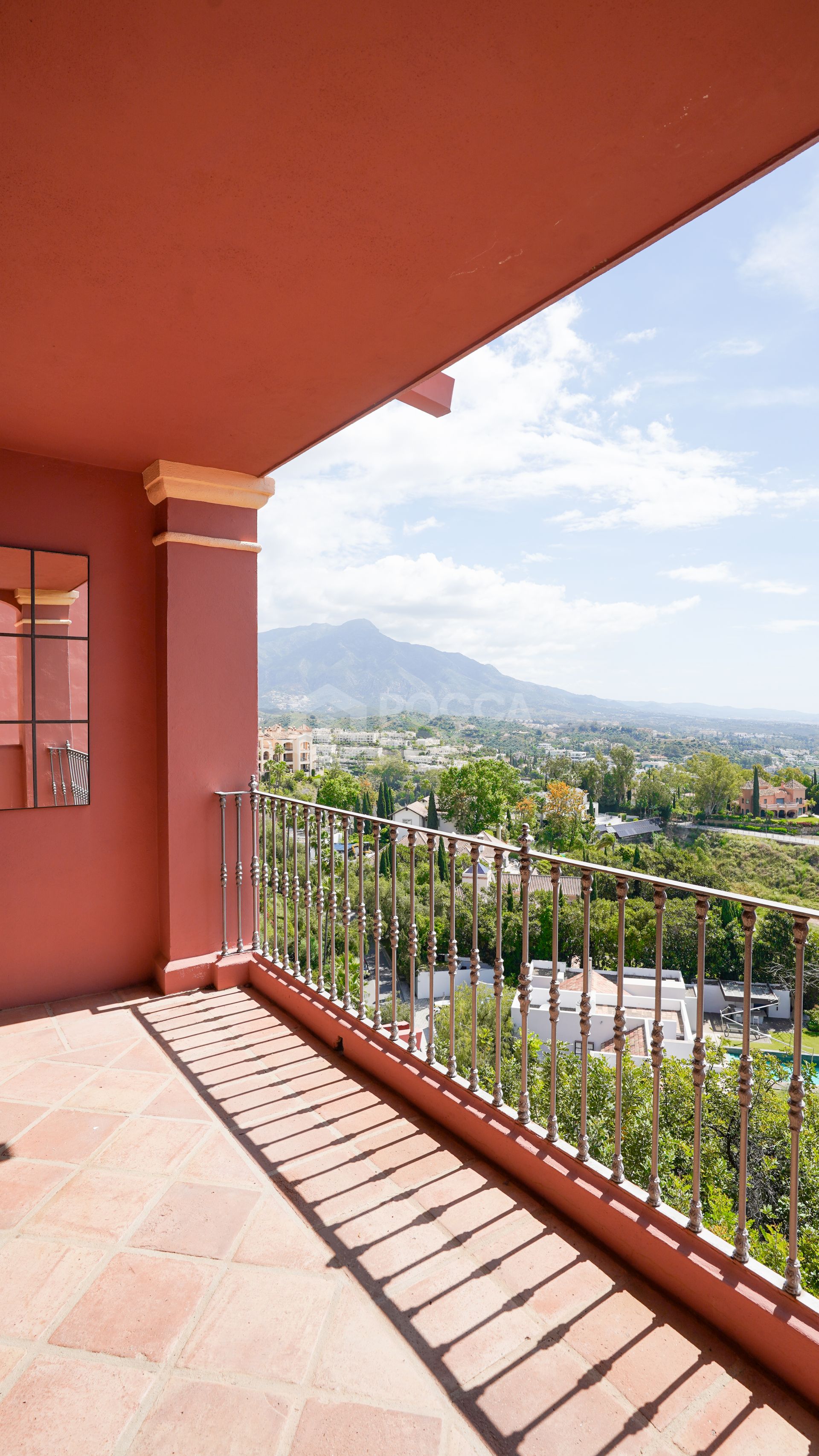 Elegant Apartment in Monte Halcones: A Luxurious Retreat