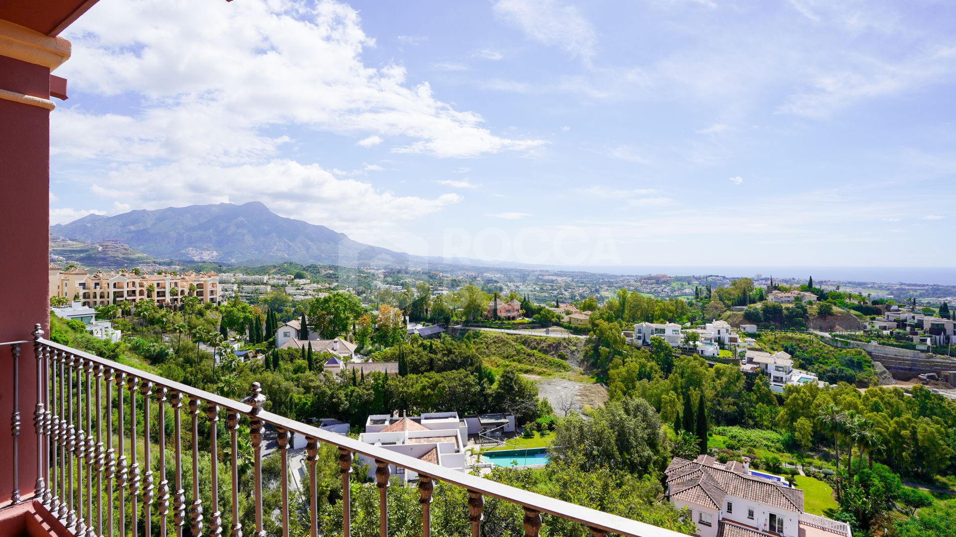 Elegant Apartment in Monte Halcones: A Luxurious Retreat