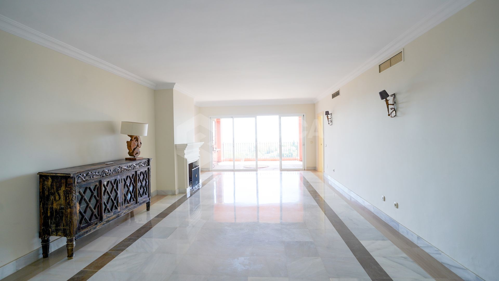 Elegant Apartment in Monte Halcones: A Luxurious Retreat