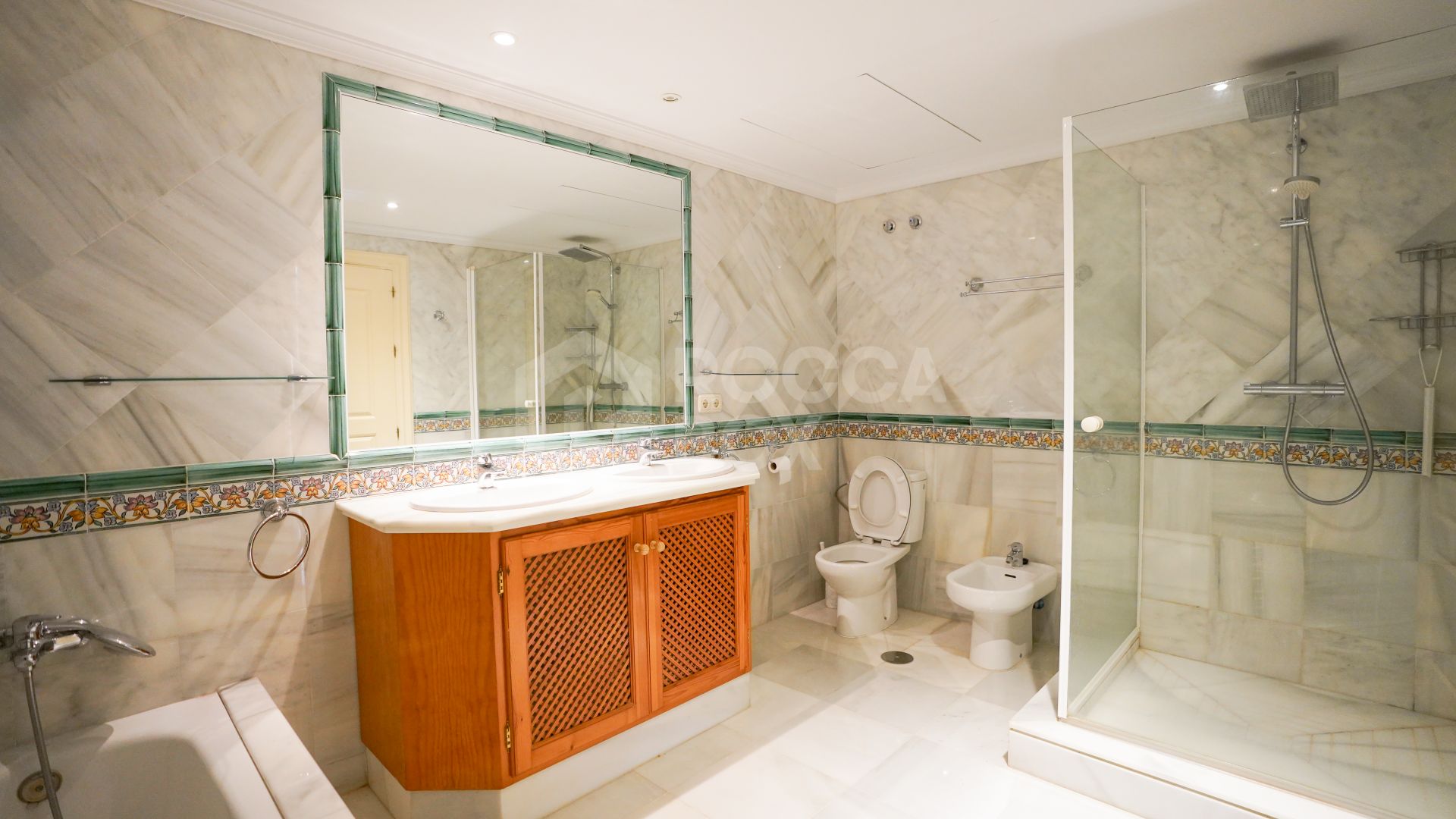 Elegant Apartment in Monte Halcones: A Luxurious Retreat