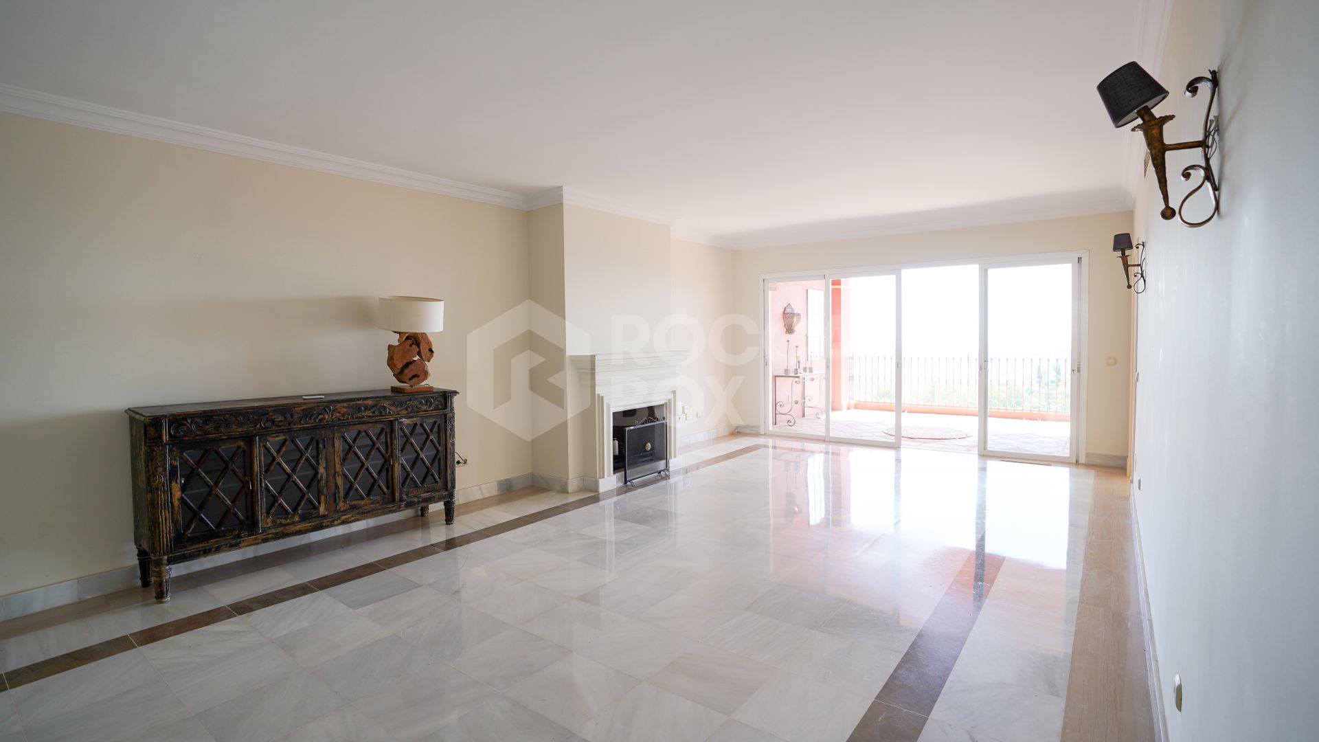 Elegant Apartment in Monte Halcones: A Luxurious Retreat